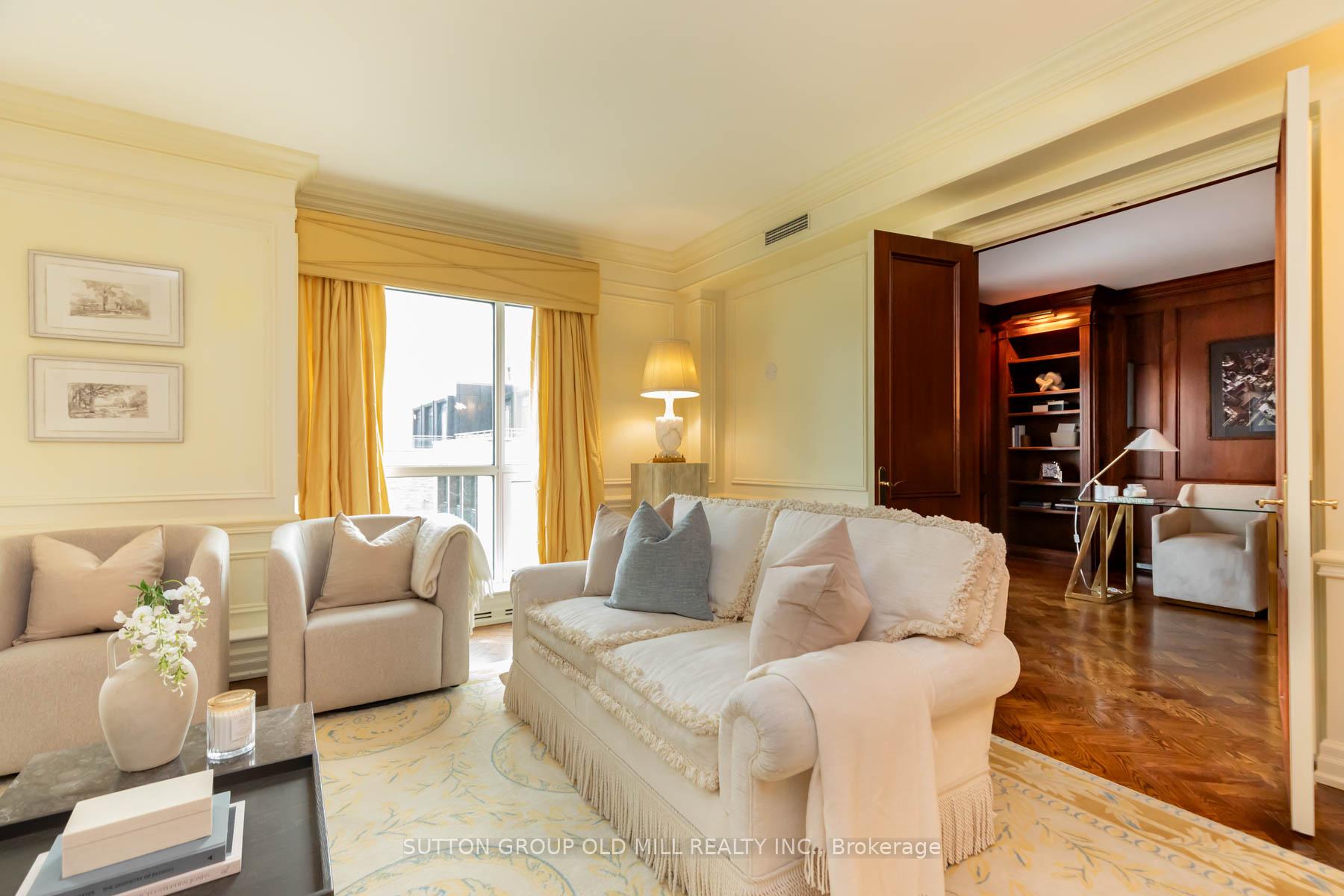 38 Avenue Road 700, Toronto Unit: 700