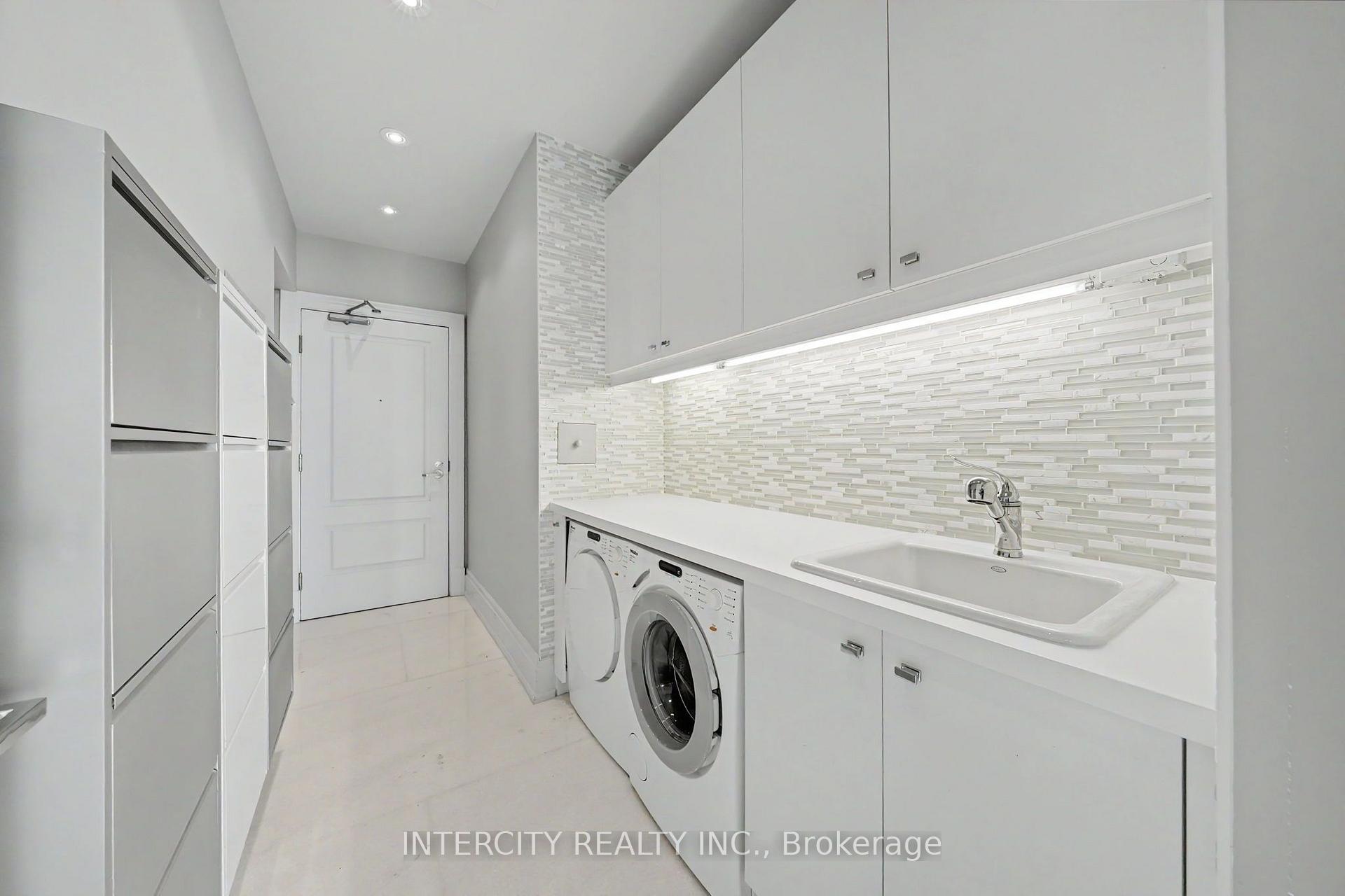 50 Yorkville Avenue 4001, Toronto Unit: 4001