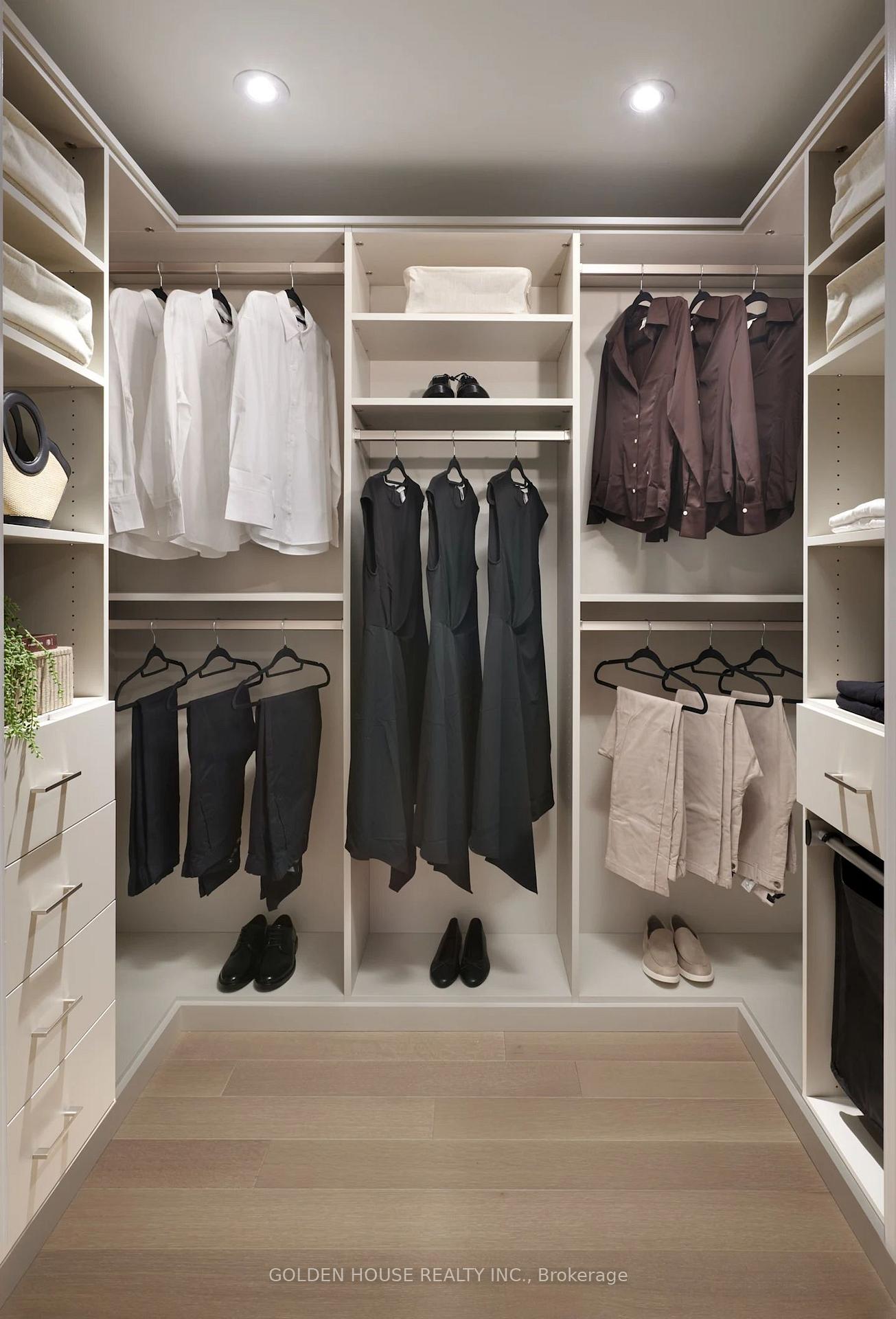 155 Merchants' Wharf 216, Toronto Unit: 216