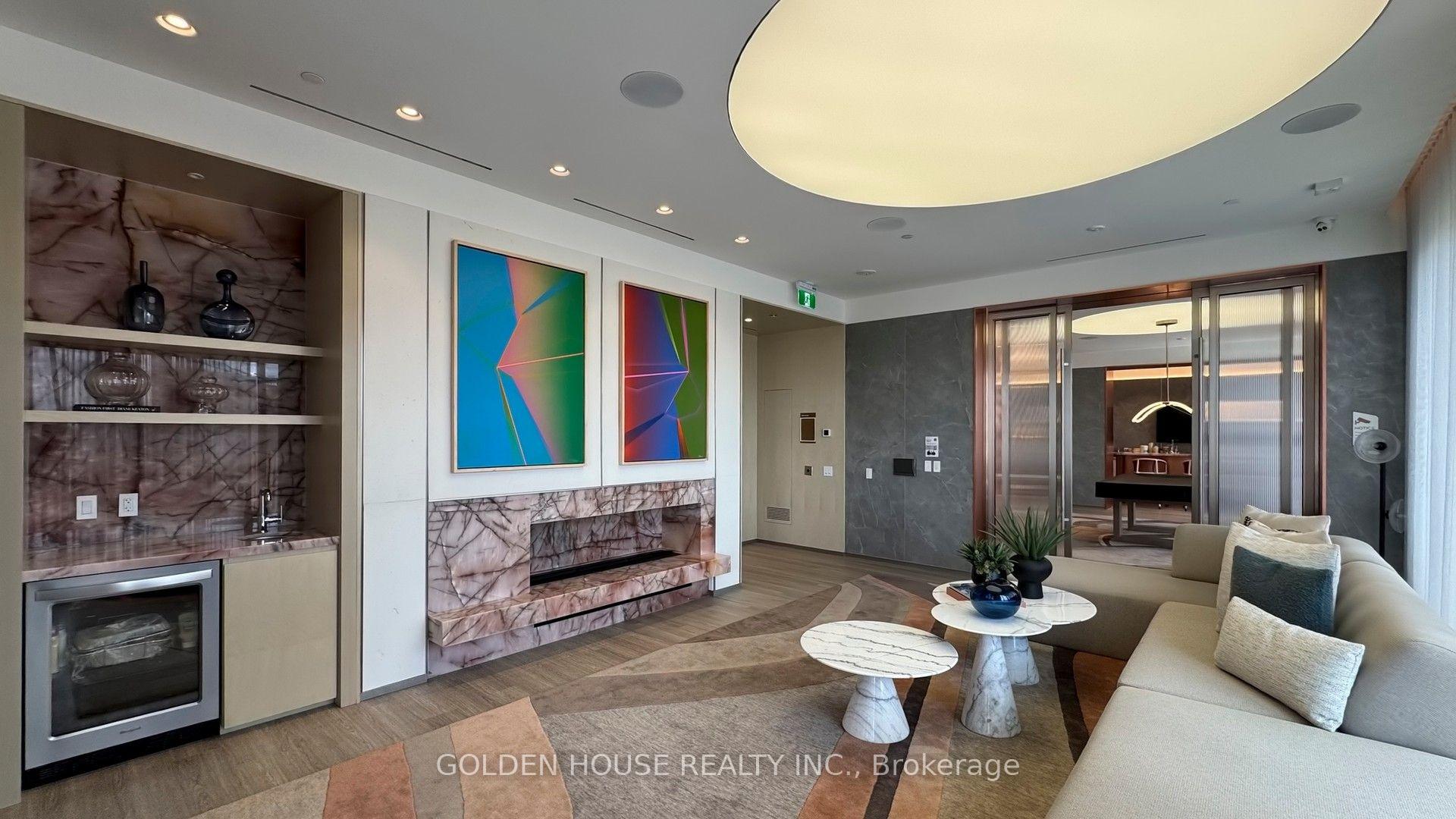 155 Merchants' Wharf 216, Toronto Unit: 216