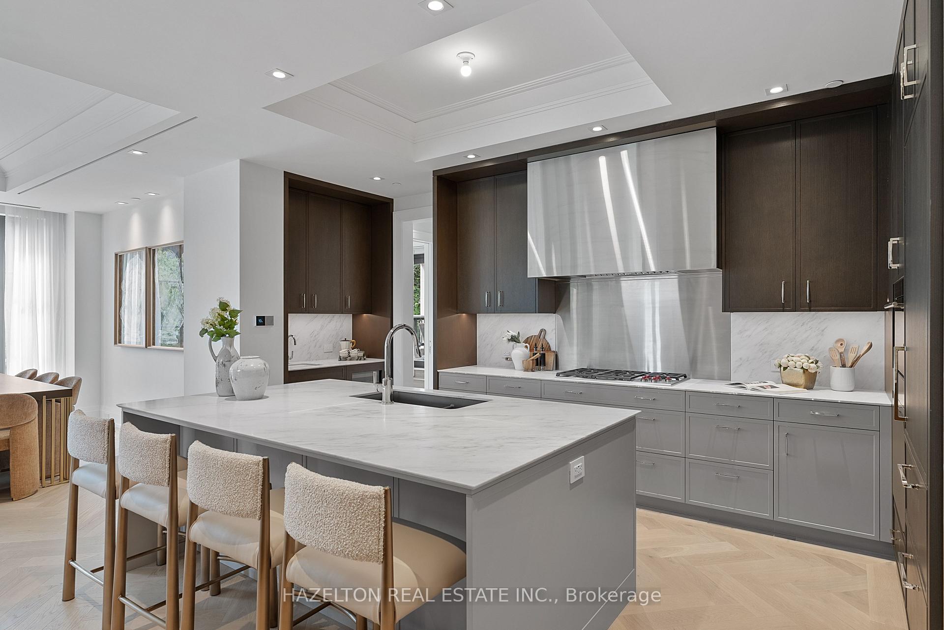 77 Clarendon Avenue 205, Toronto Unit: 205