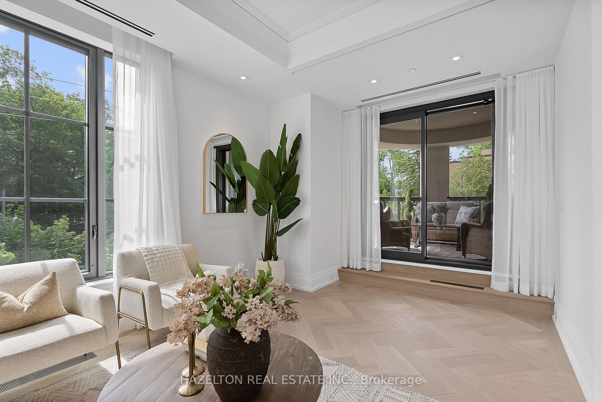 77 Clarendon Avenue 205, Toronto Unit: 205