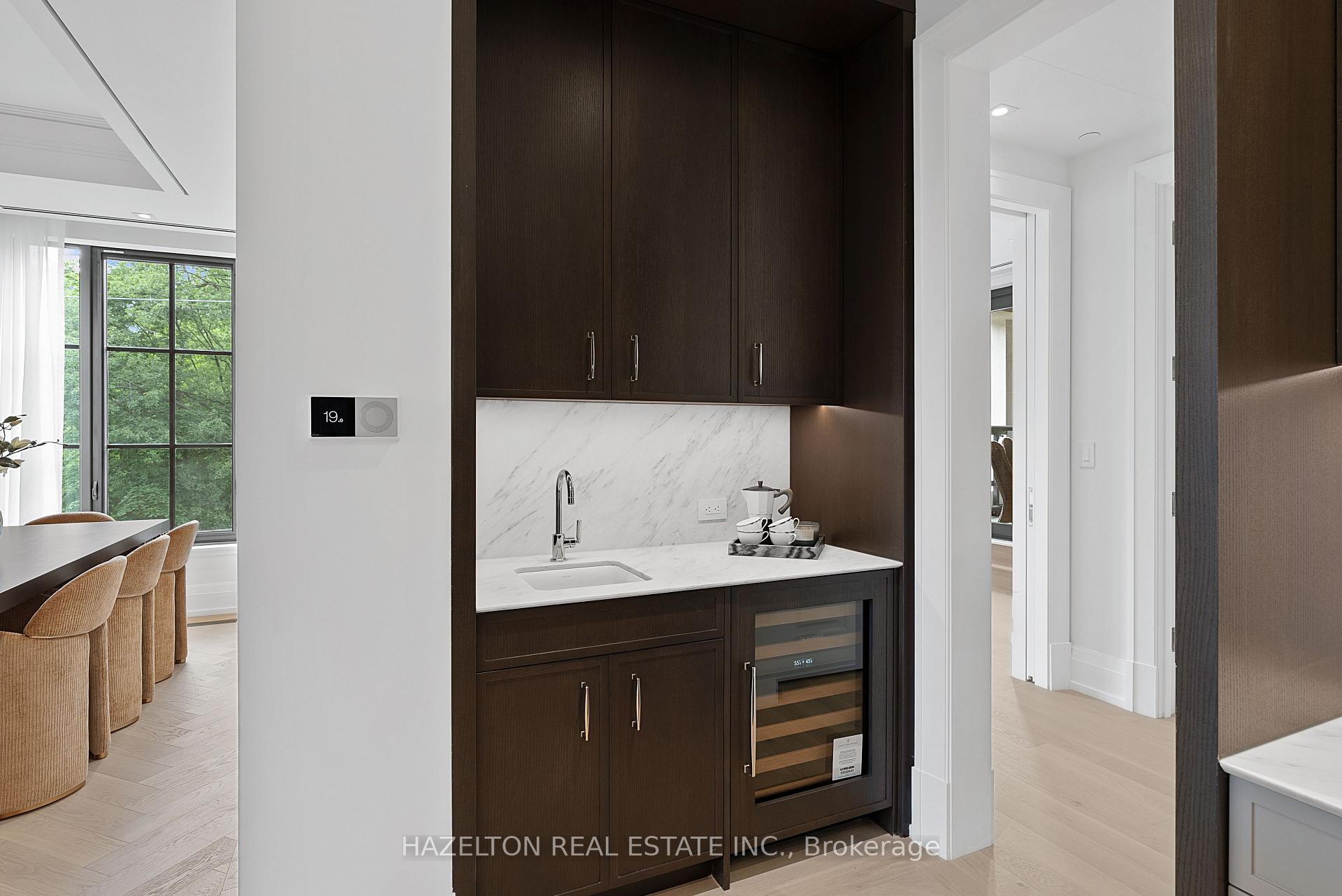 77 Clarendon Avenue 205, Toronto Unit: 205
