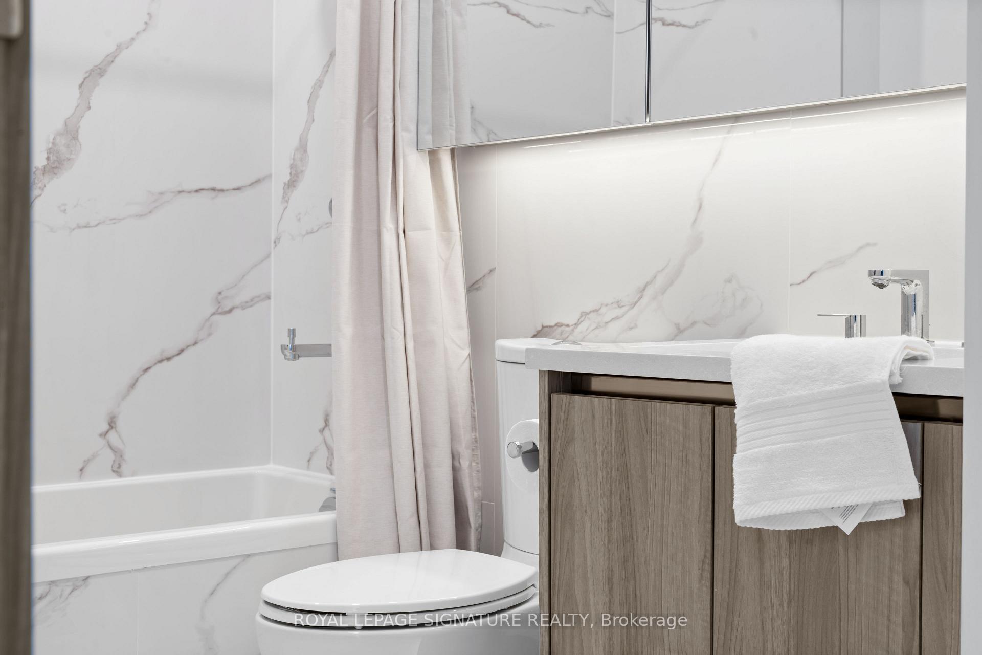 1 Concord Cityplace Way PH7001, Toronto Unit: PH7001