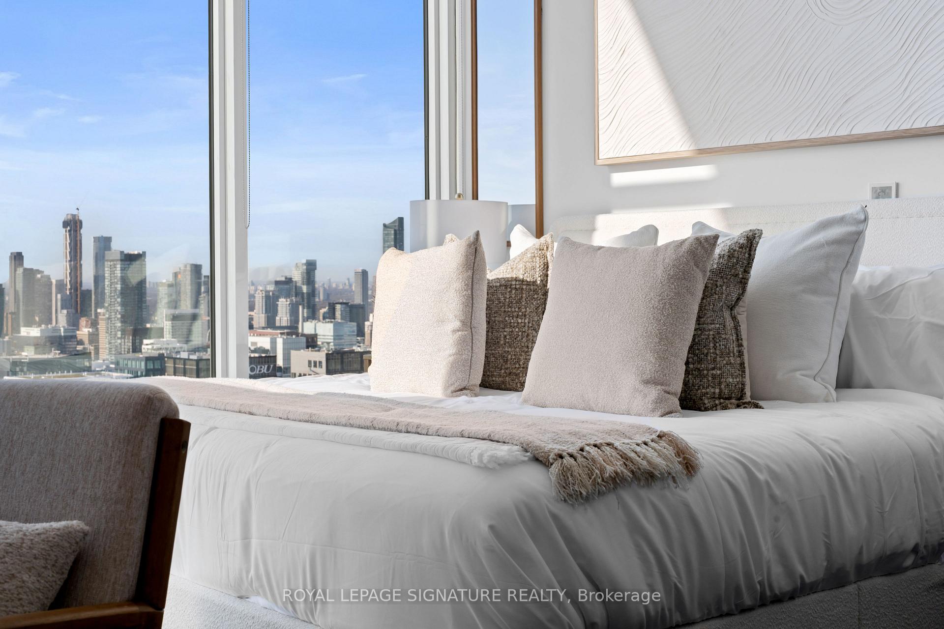 1 Concord Cityplace Way PH7001, Toronto Unit: PH7001