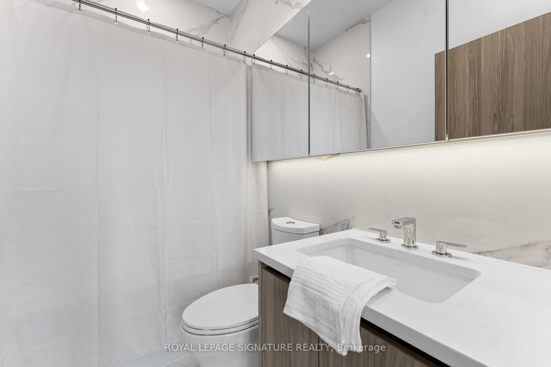 1 Concord Cityplace Way PH7001, Toronto Unit: PH7001