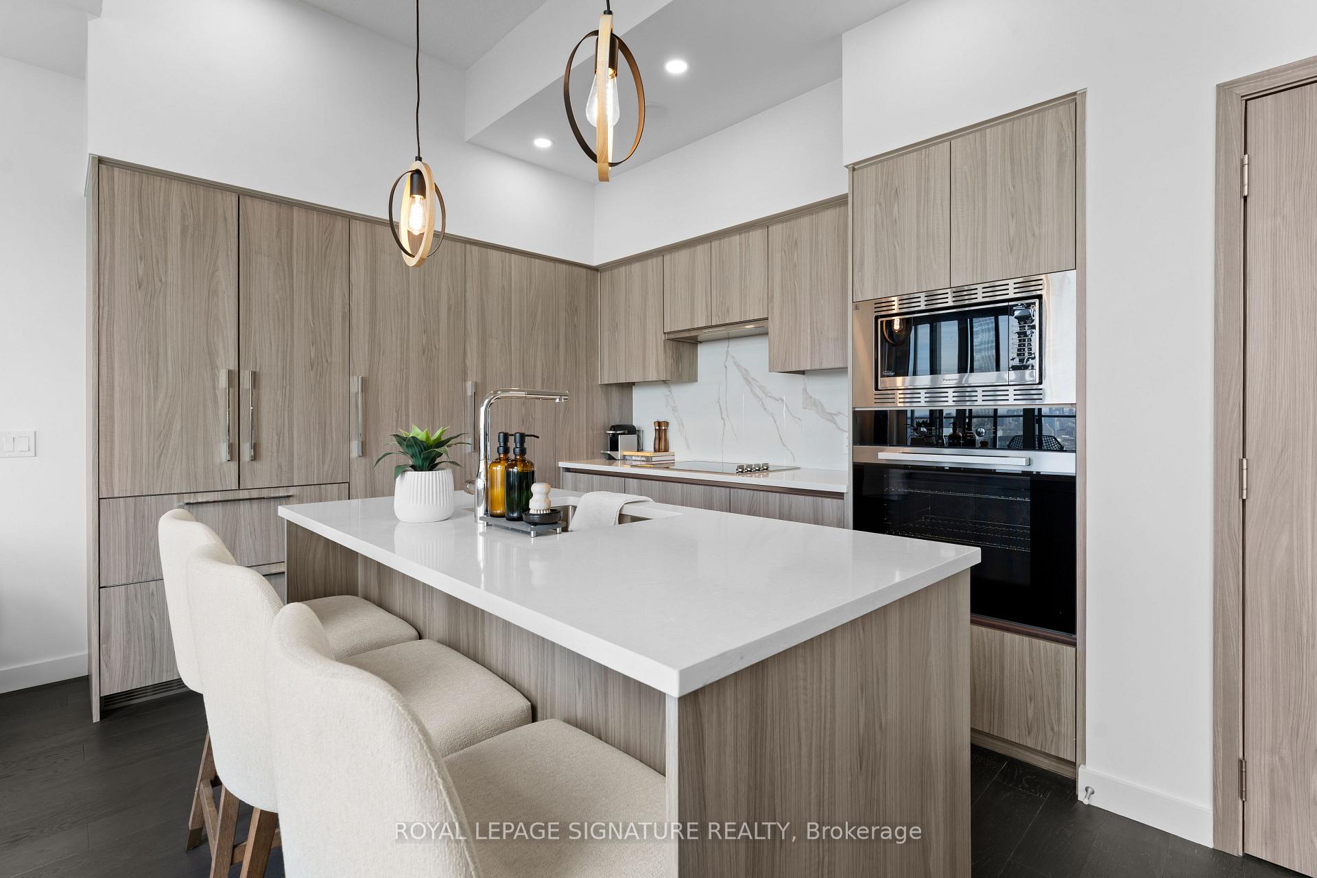 1 Concord Cityplace Way PH7001, Toronto Unit: PH7001