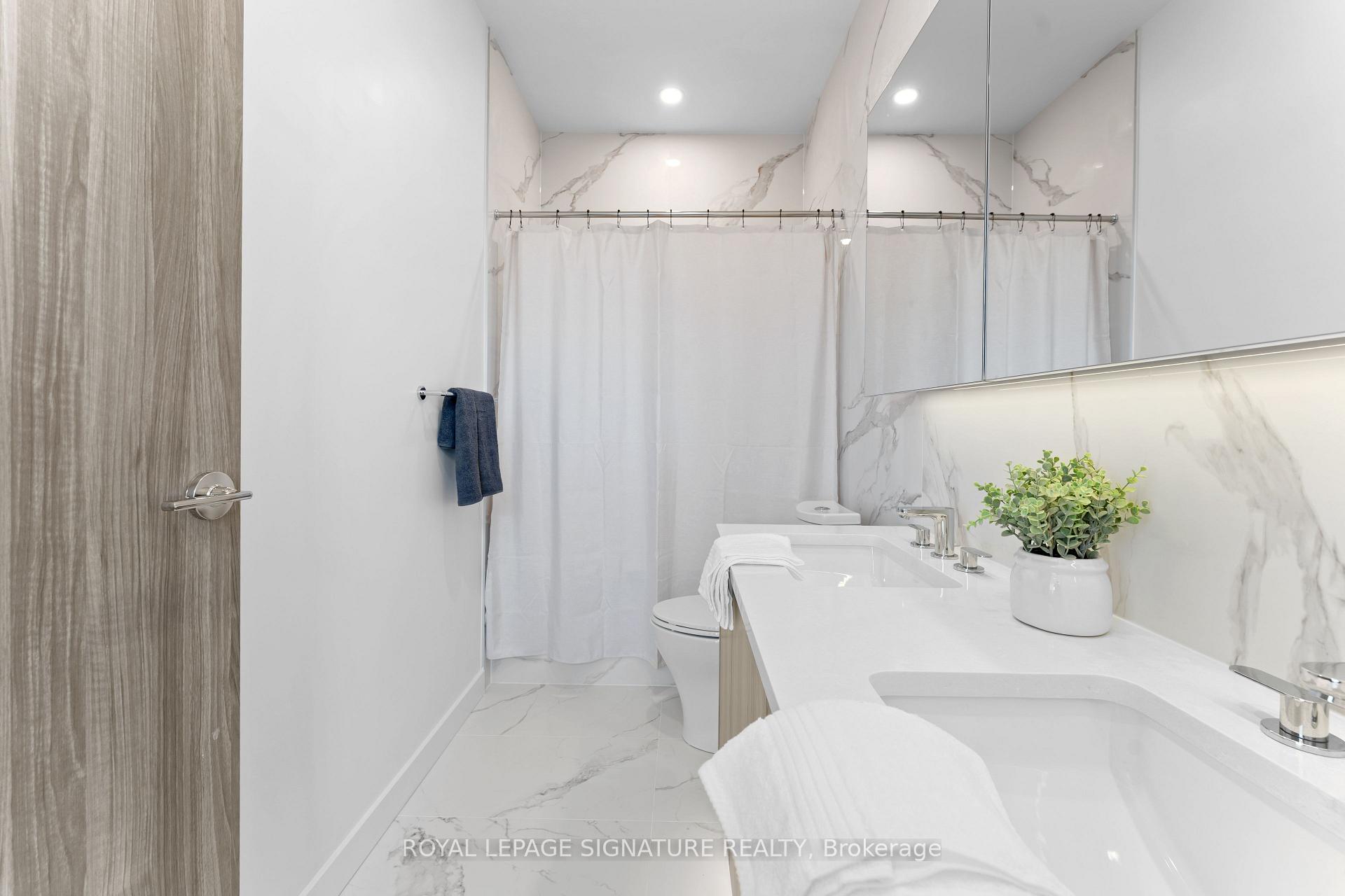 1 Concord Cityplace Way PH7001, Toronto Unit: PH7001