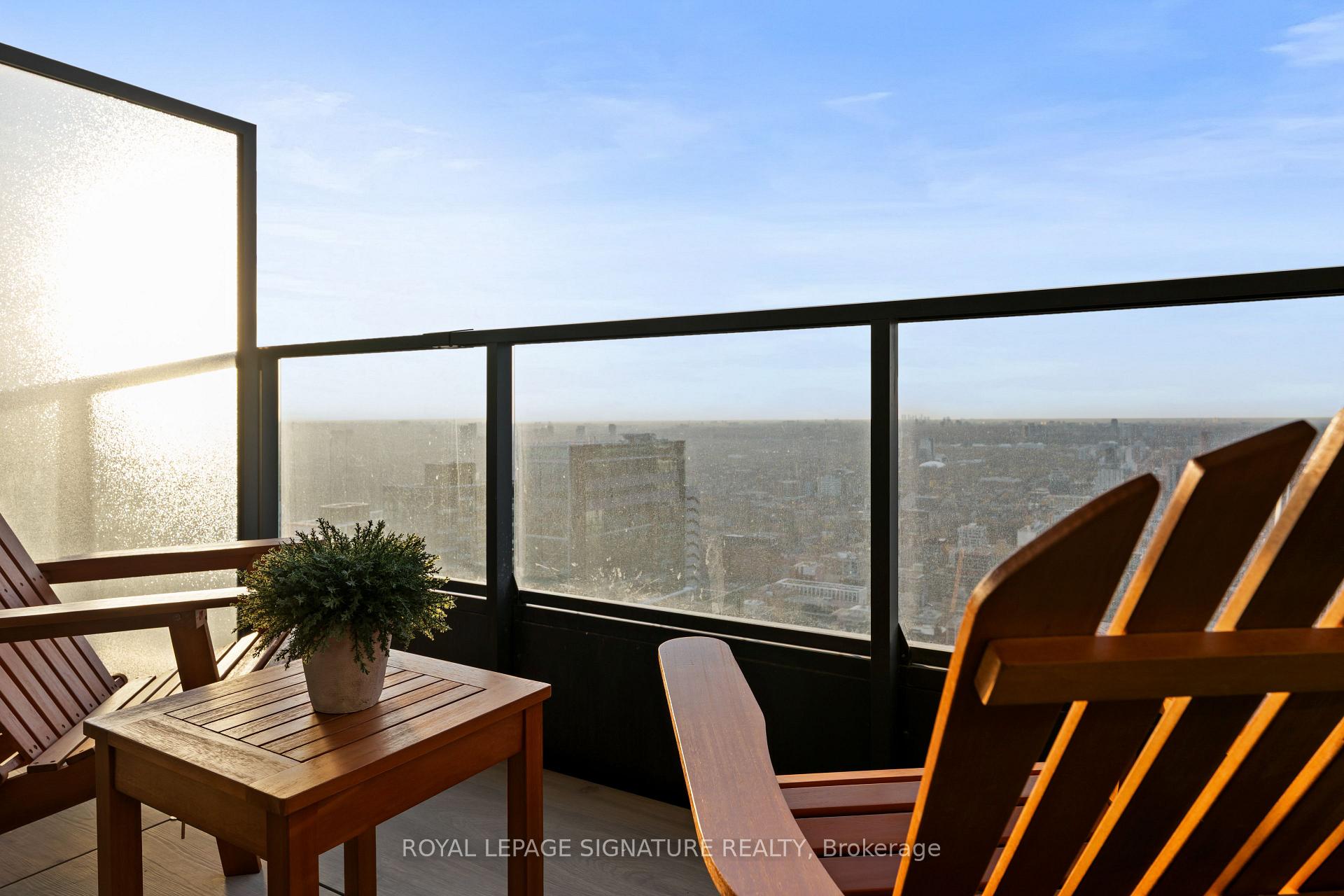 1 Concord Cityplace Way PH7001, Toronto Unit: PH7001
