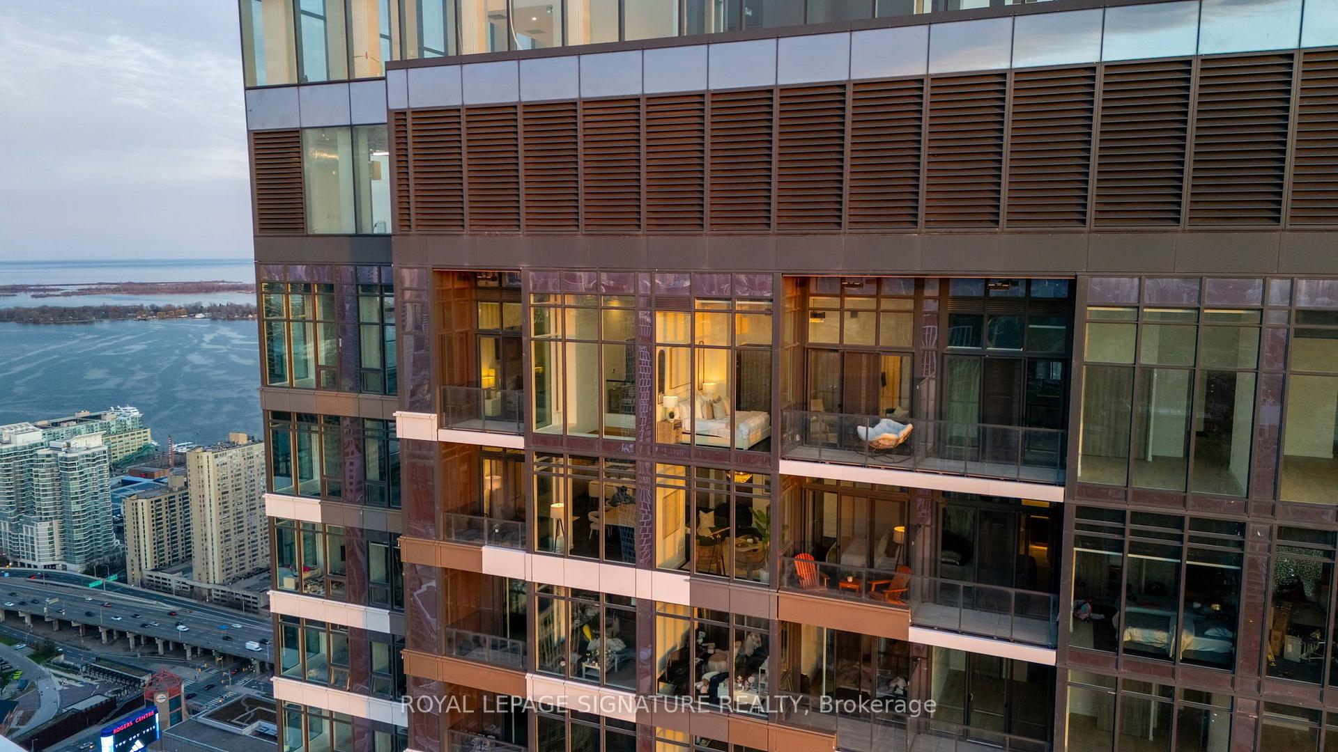 1 Concord Cityplace Way PH7001, Toronto Unit: PH7001