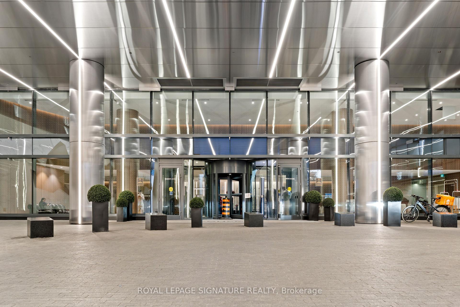 1 Concord Cityplace Way PH7001, Toronto Unit: PH7001