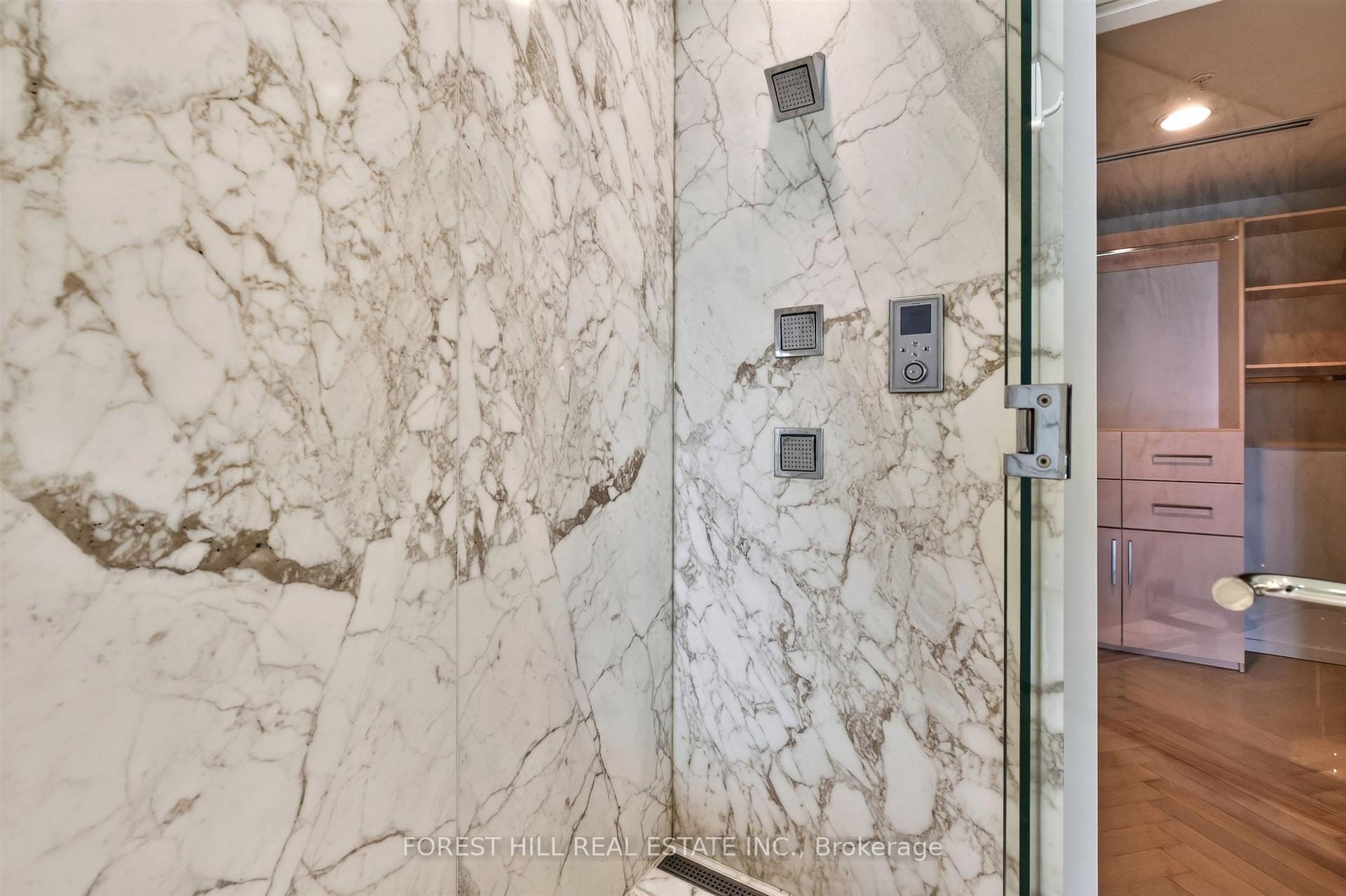 180 University Avenue 2305, Toronto Unit: 2305