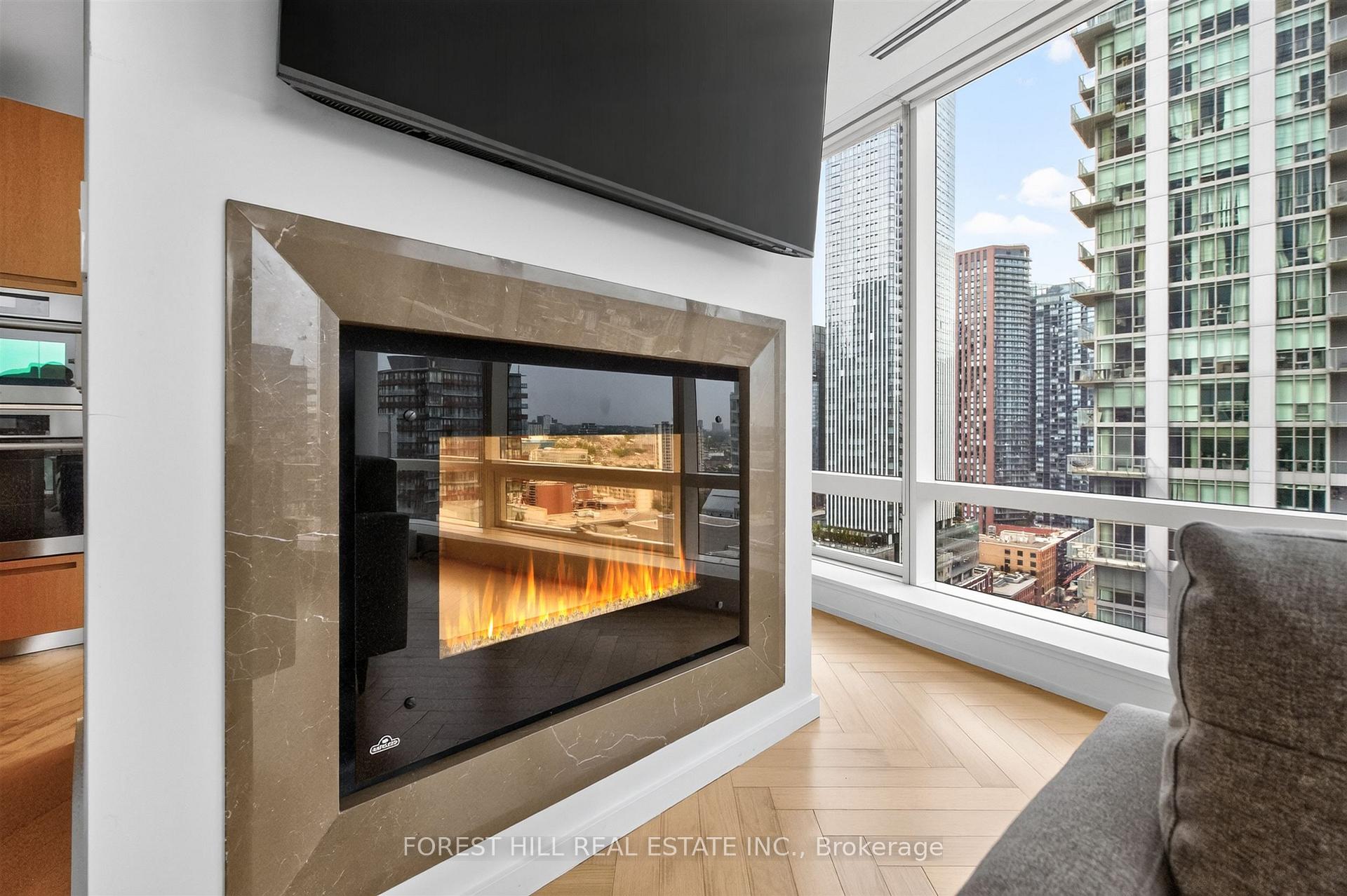 180 University Avenue 2305, Toronto Unit: 2305