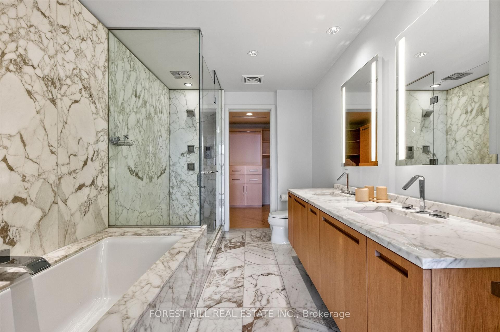 180 University Avenue 2305, Toronto Unit: 2305