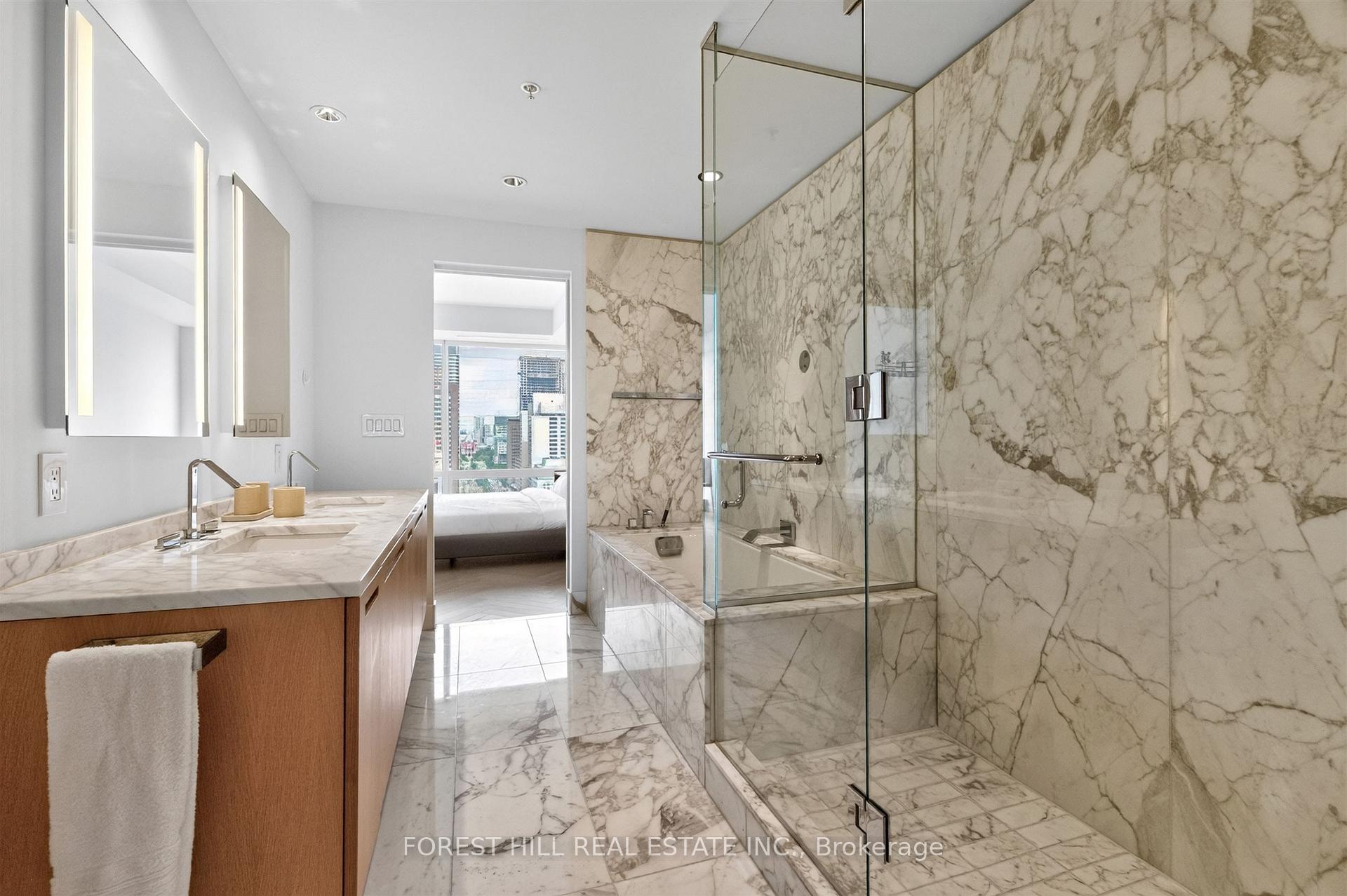 180 University Avenue 2305, Toronto Unit: 2305