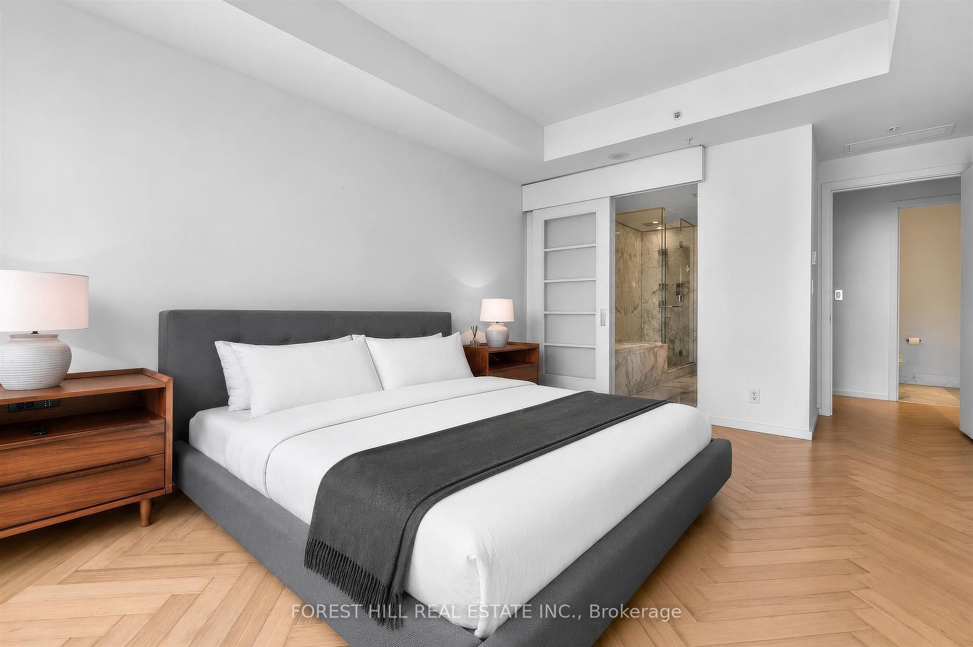 180 University Avenue 2305, Toronto Unit: 2305