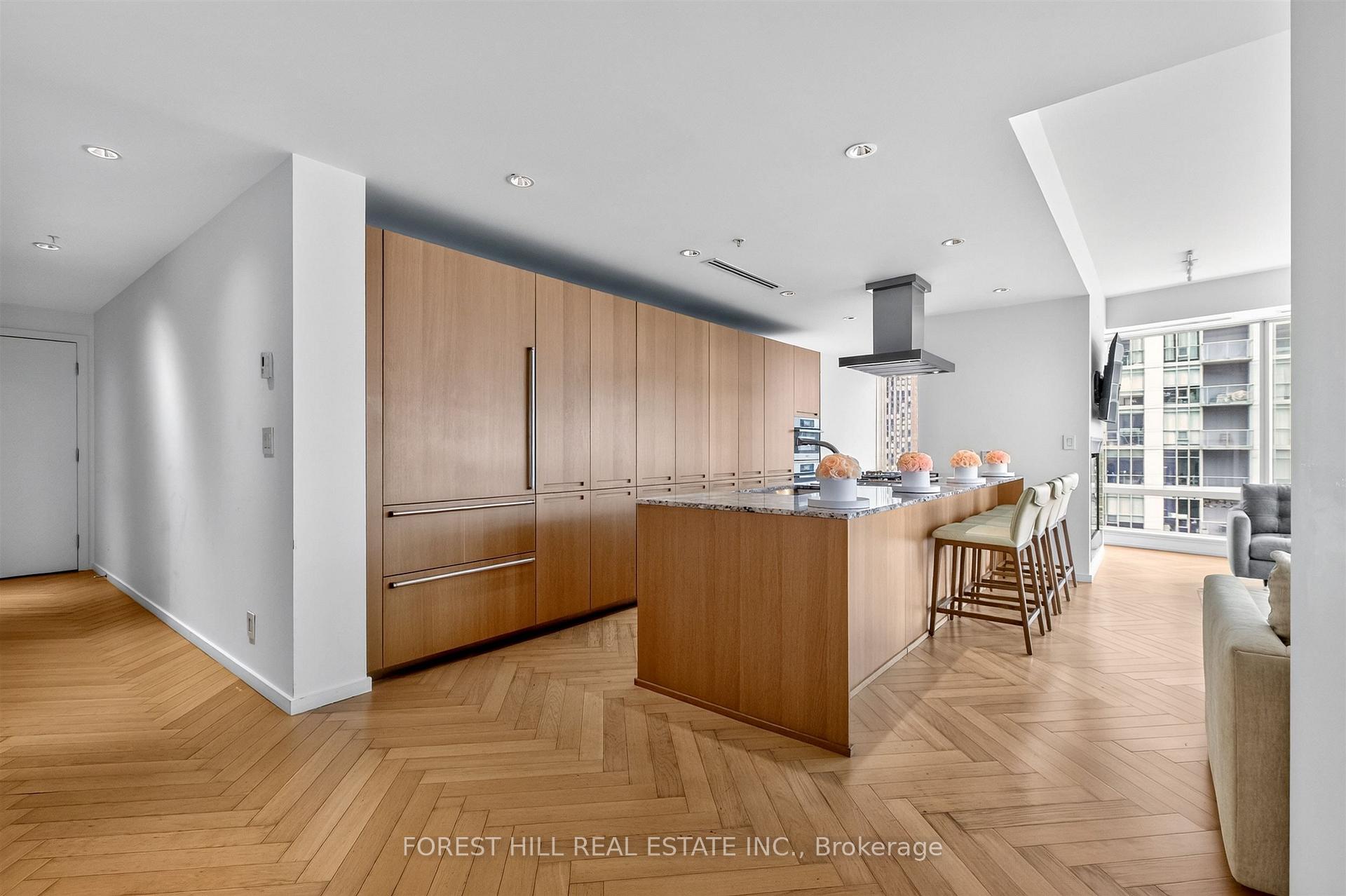 180 University Avenue 2305, Toronto Unit: 2305
