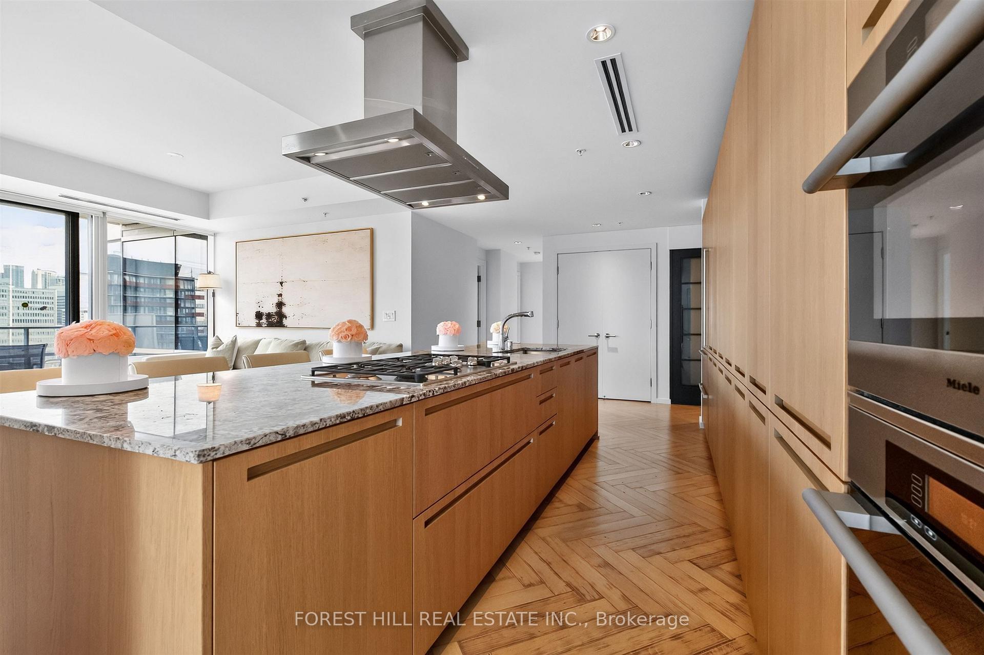 180 University Avenue 2305, Toronto Unit: 2305