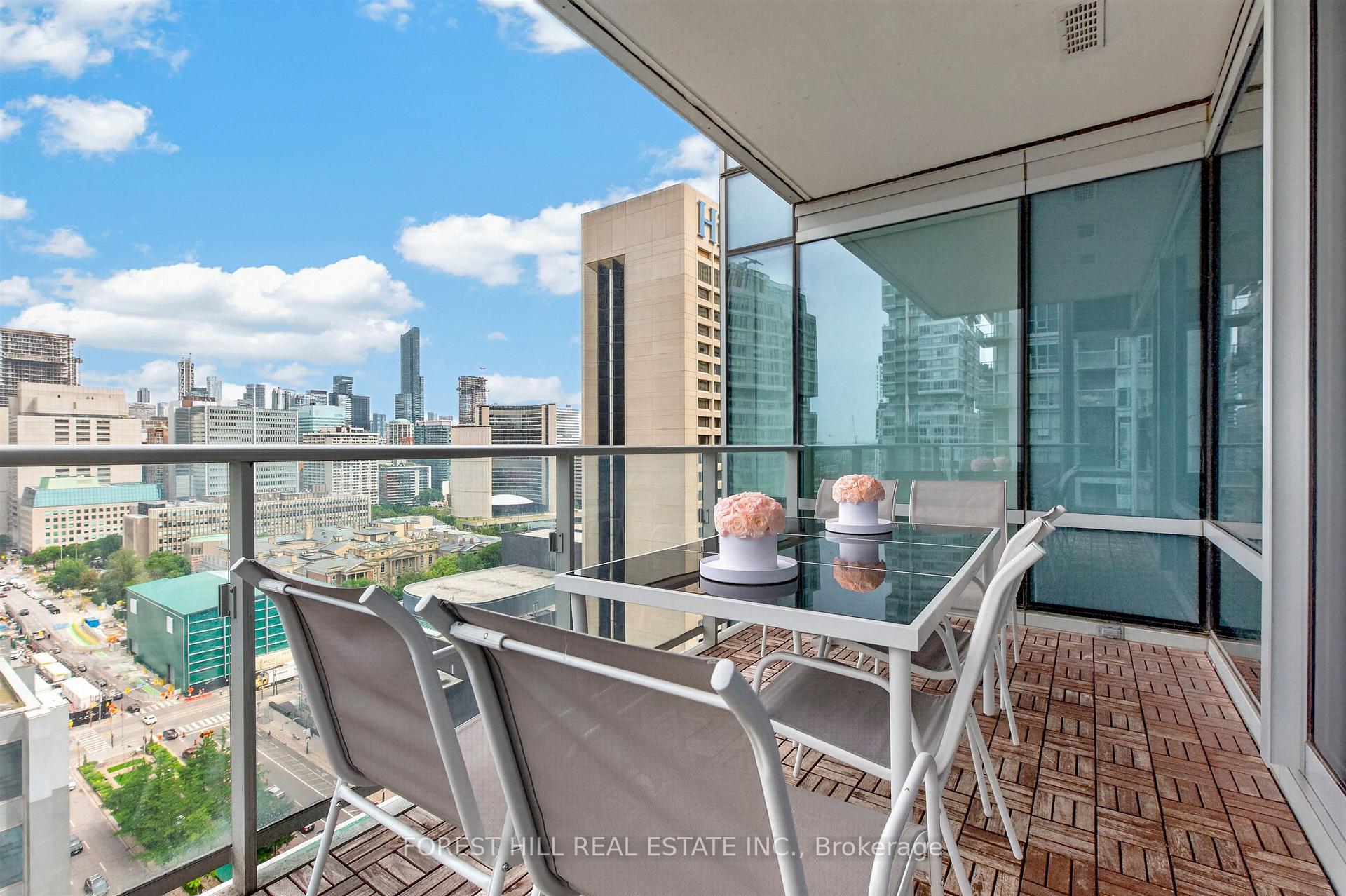 180 University Avenue 2305, Toronto Unit: 2305