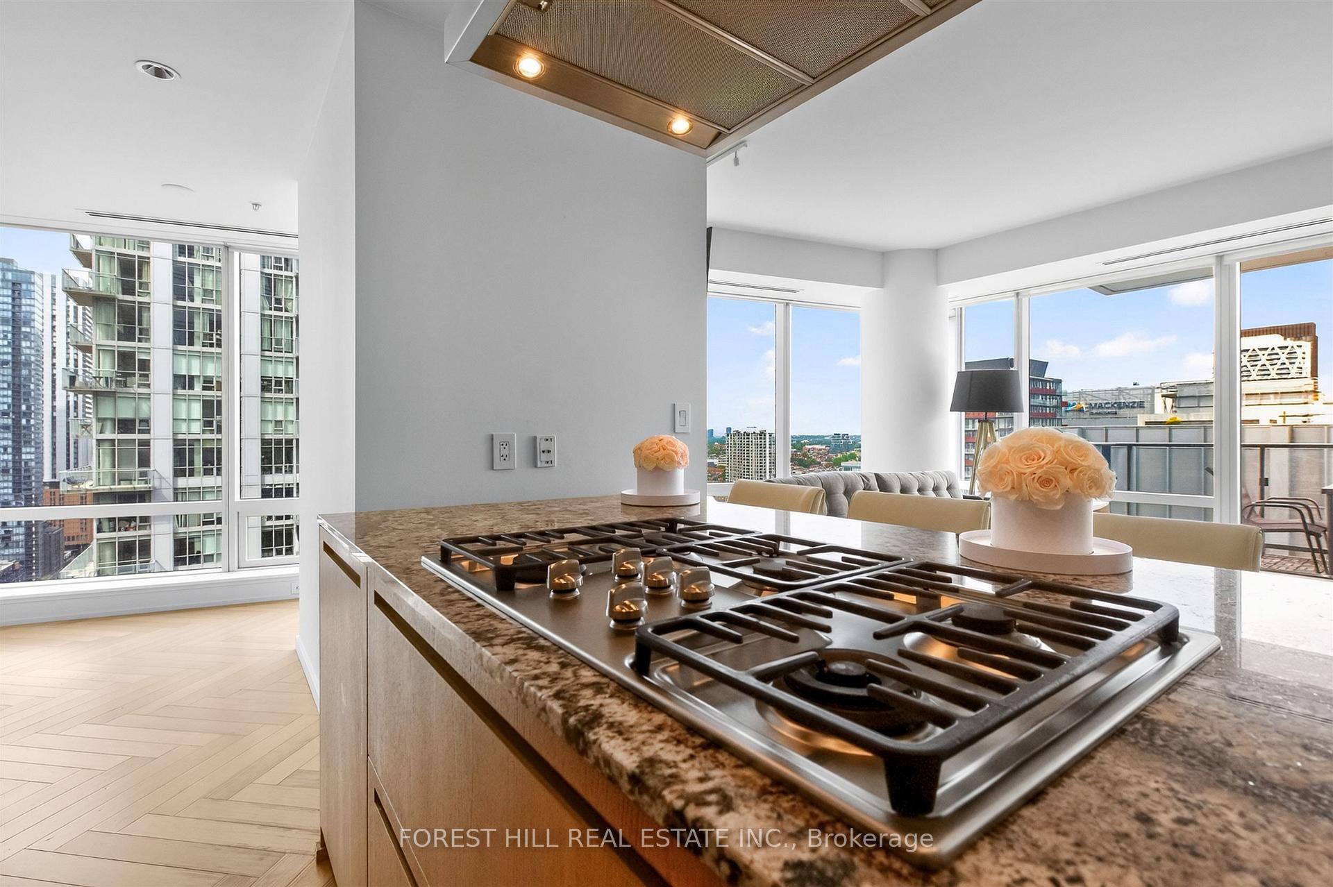 180 University Avenue 2305, Toronto Unit: 2305