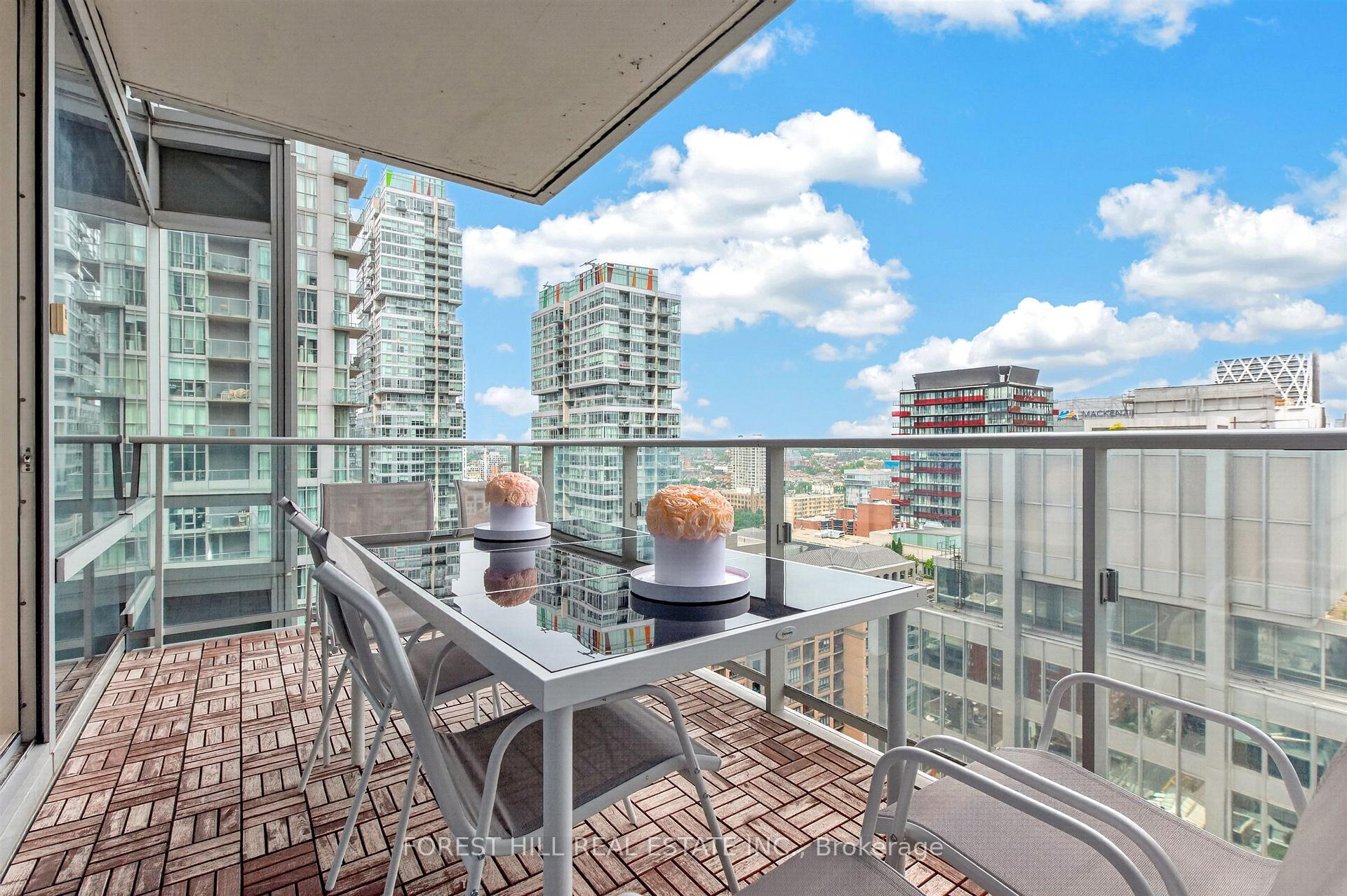 180 University Avenue 2305, Toronto Unit: 2305