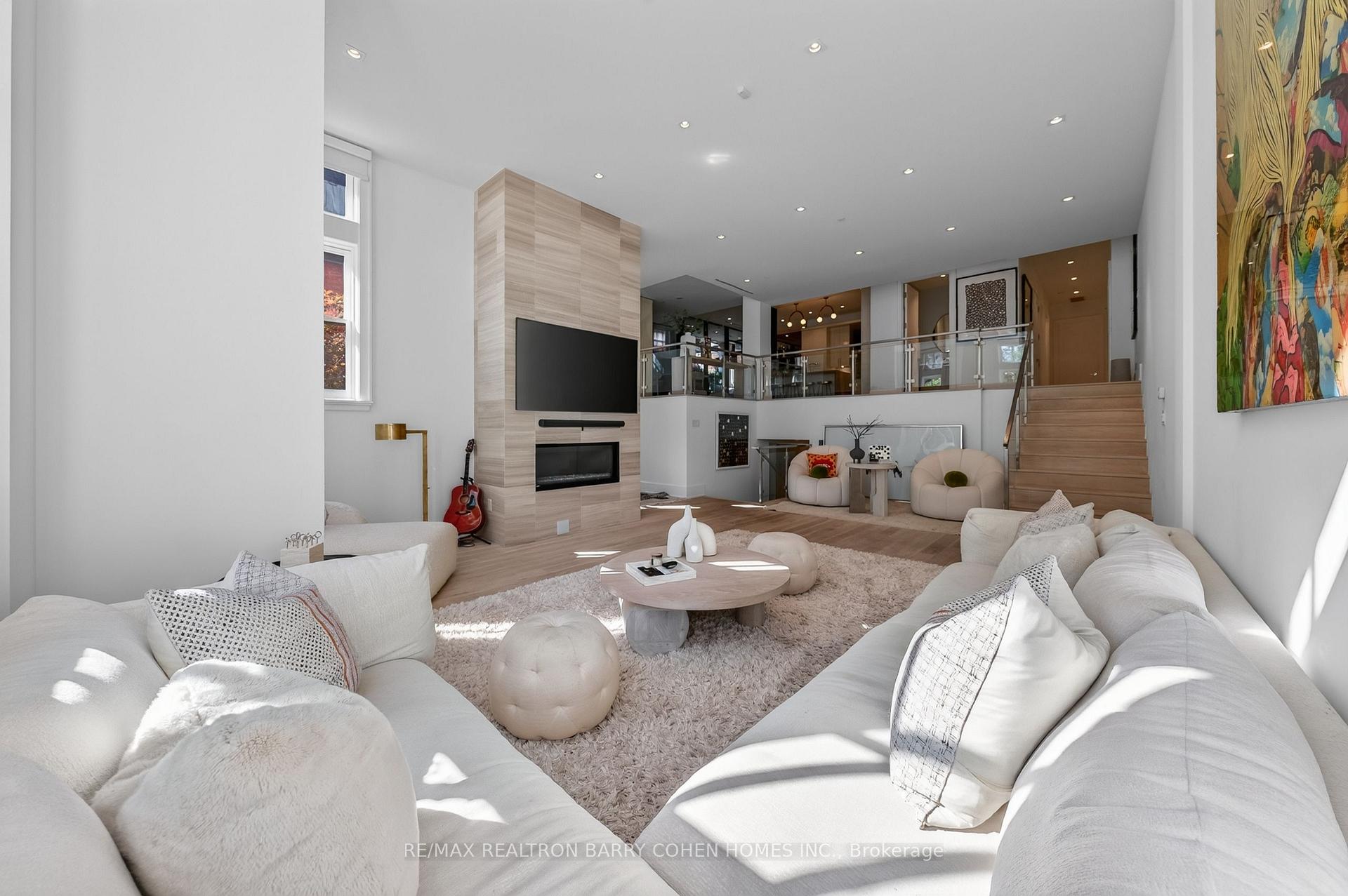 36 Hazelton Avenue 2A, Toronto Unit: 2A