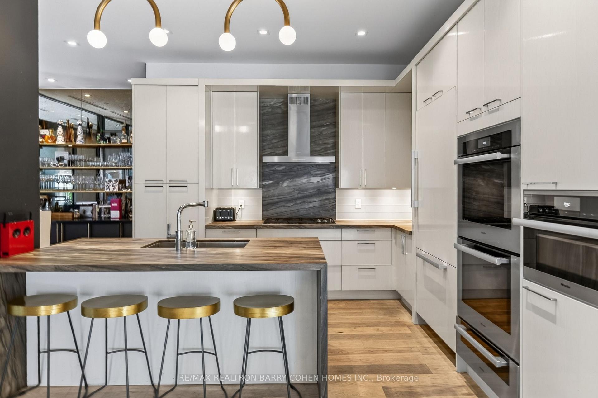 36 Hazelton Avenue 2A, Toronto Unit: 2A