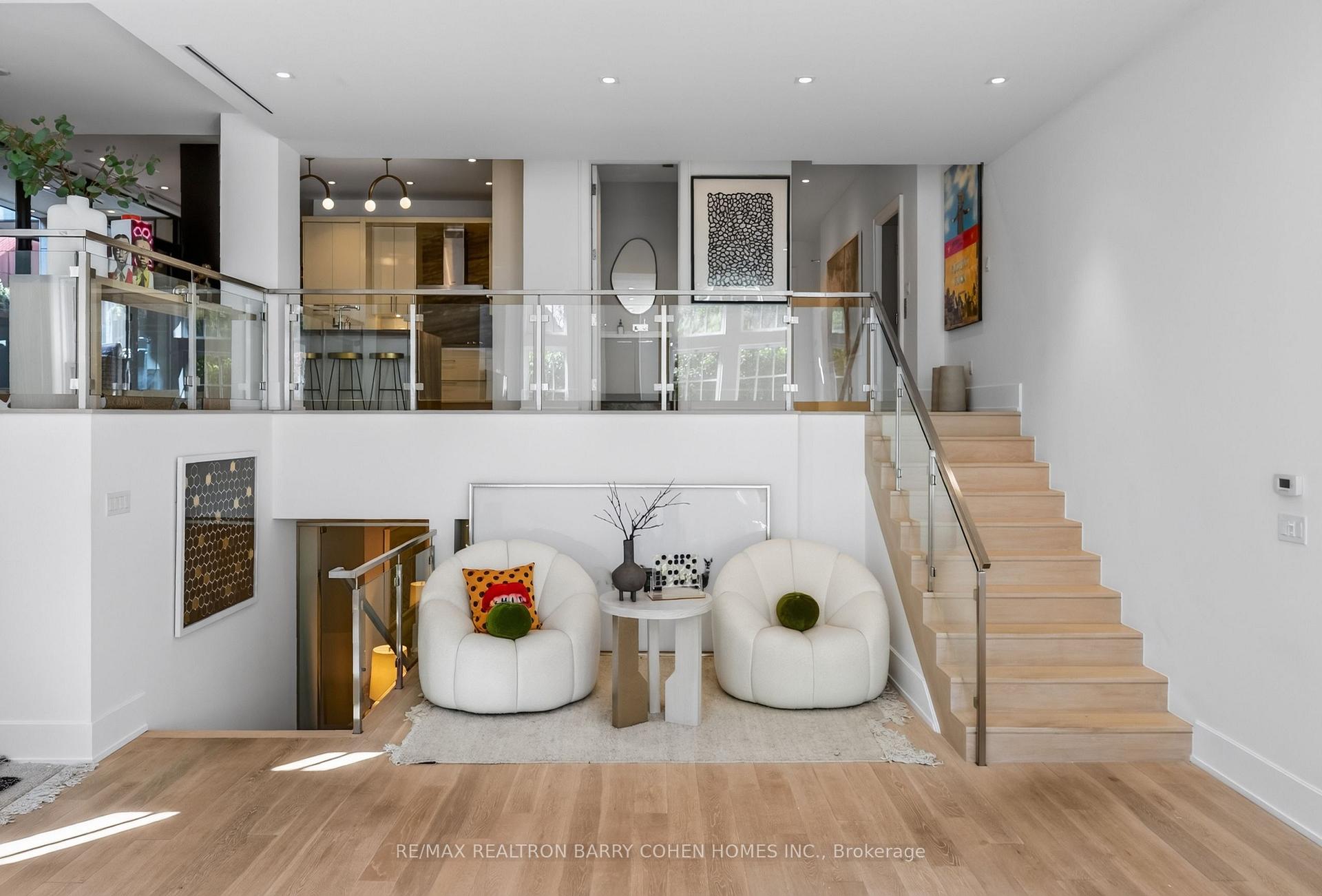 36 Hazelton Avenue 2A, Toronto Unit: 2A