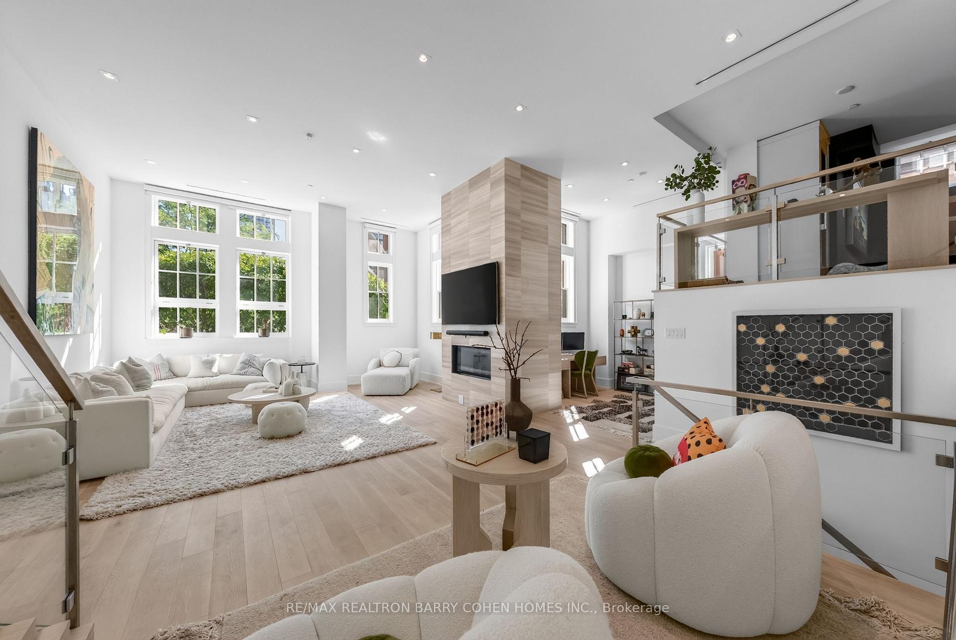 36 Hazelton Avenue 2A, Toronto Unit: 2A