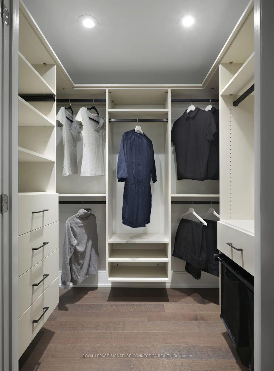 455 Wellington Street W 402, Toronto Unit: 402