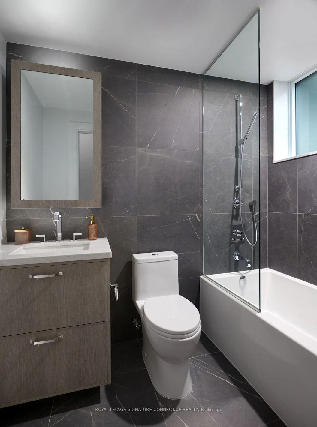 455 Wellington Street W 402, Toronto Unit: 402