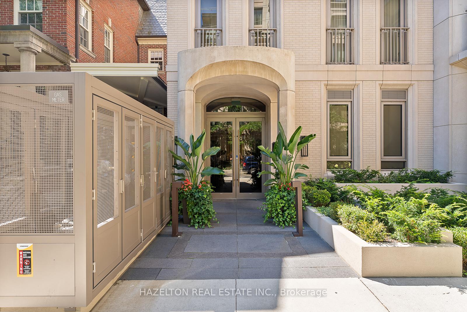 128 Hazelton Avenue 802, Toronto Unit: 802