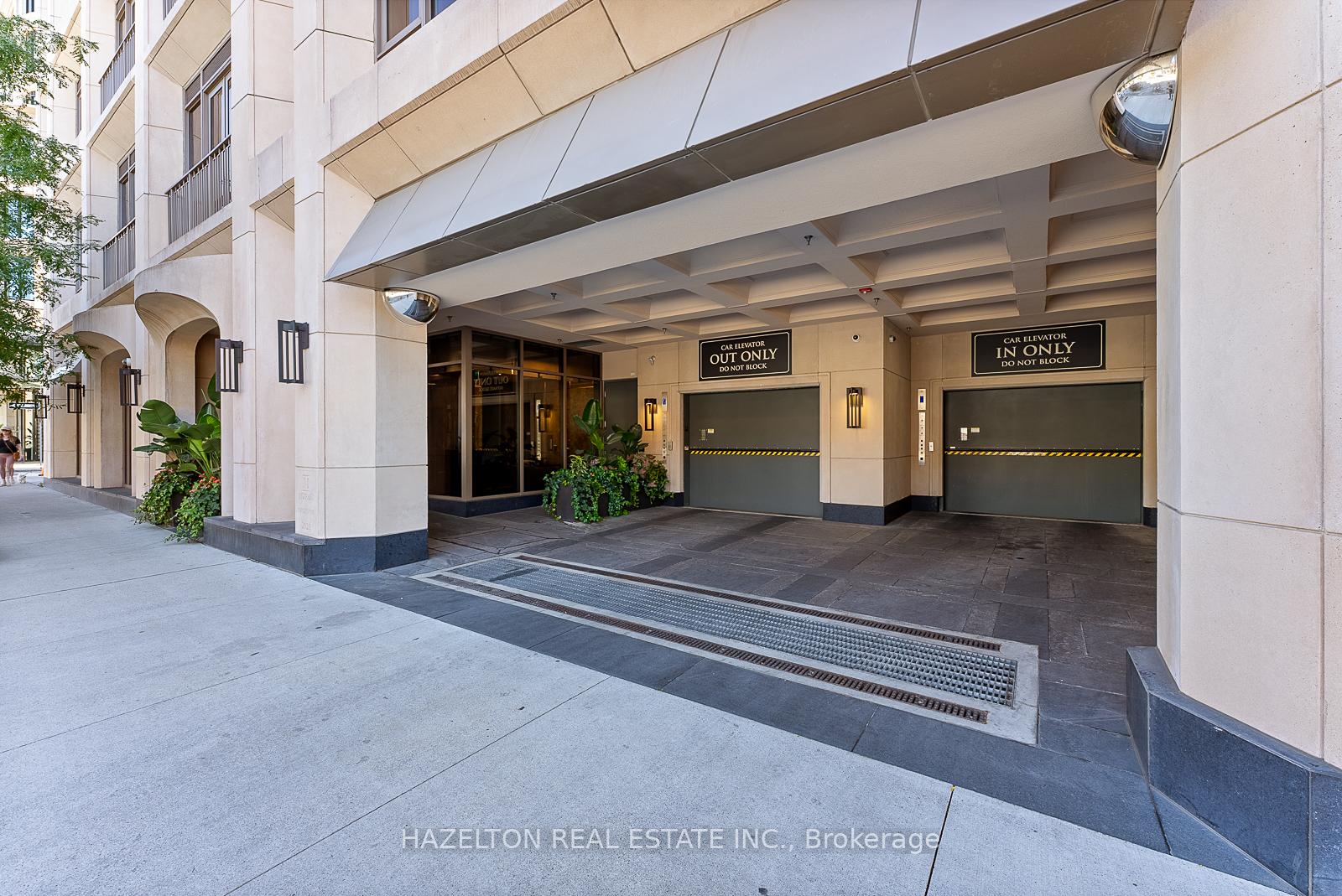 128 Hazelton Avenue 802, Toronto Unit: 802