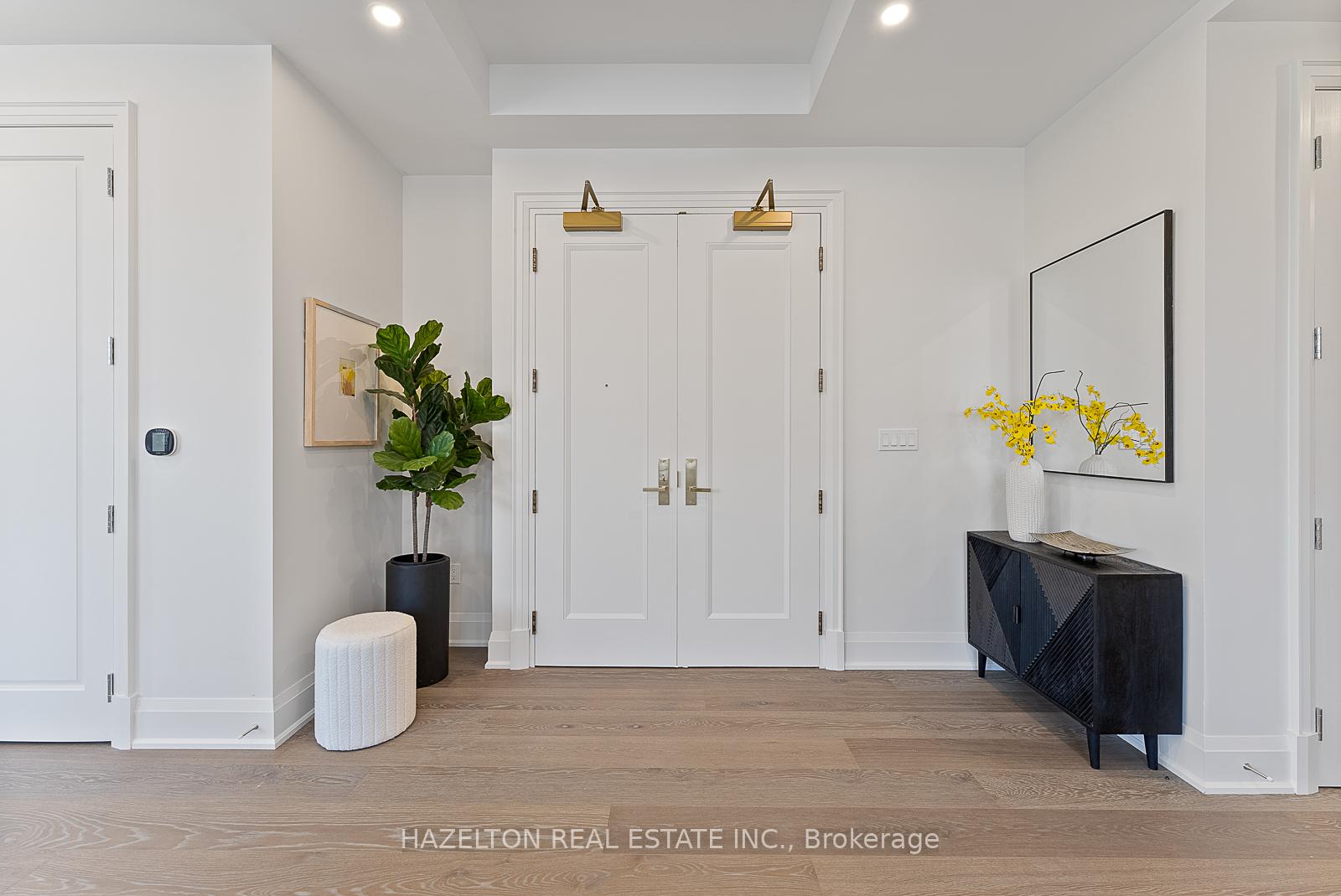 128 Hazelton Avenue 802, Toronto Unit: 802