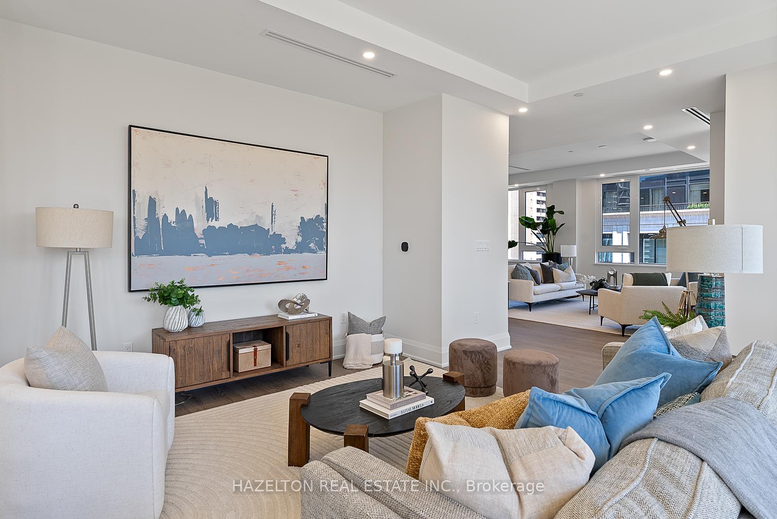 128 Hazelton Avenue 802, Toronto Unit: 802