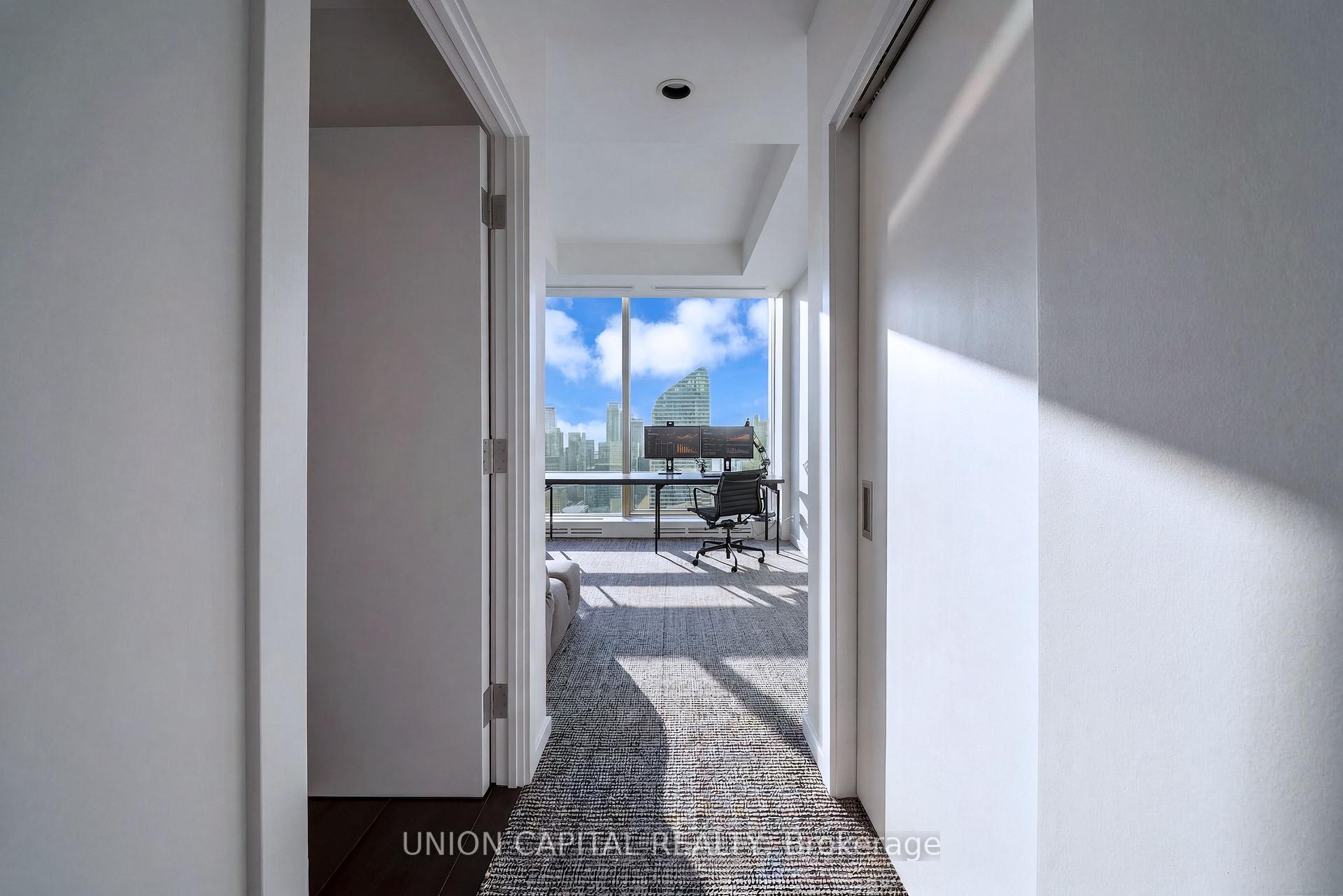 180 University Avenue 5508, Toronto Unit: 5508