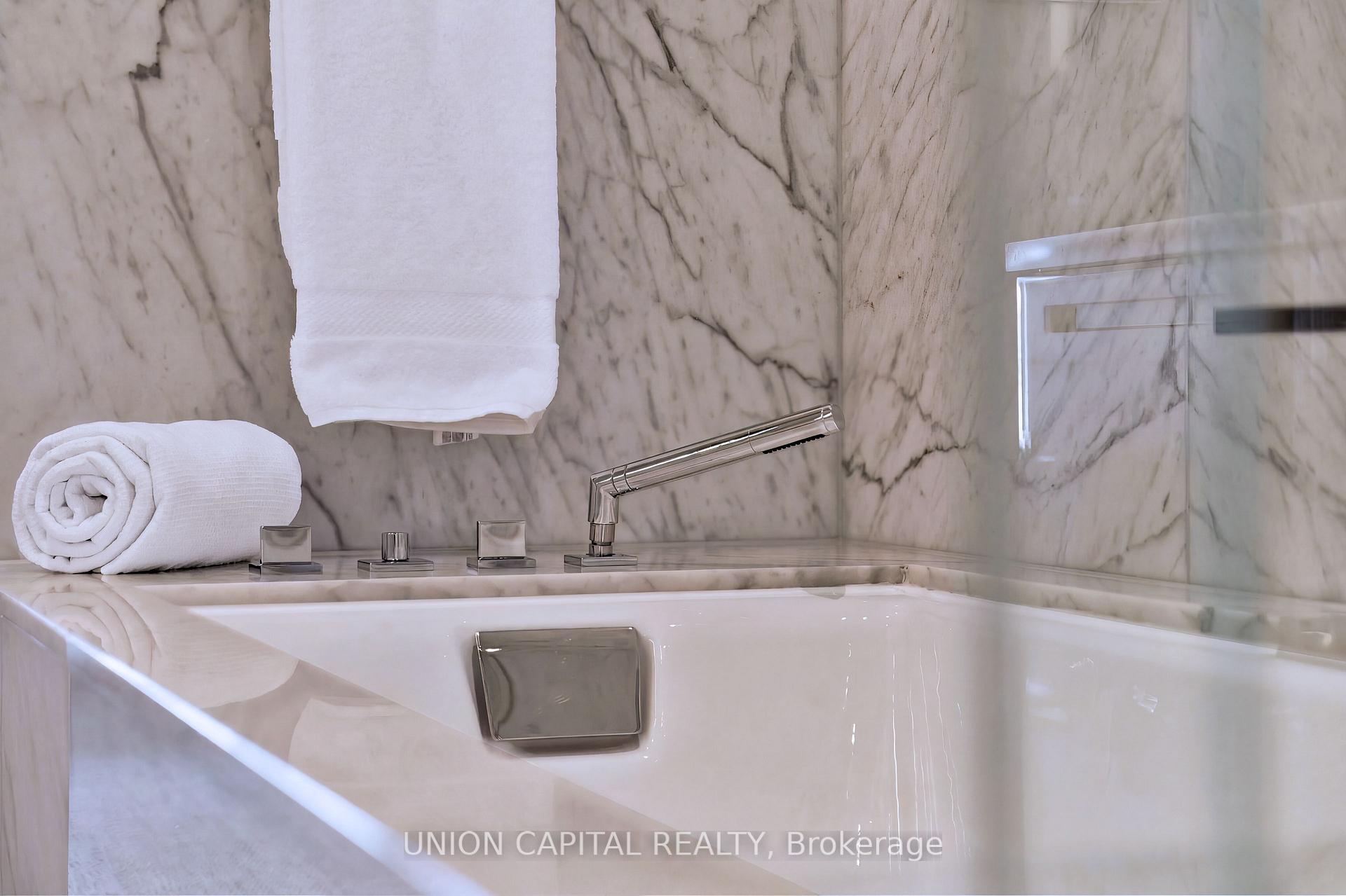 180 University Avenue 5508, Toronto Unit: 5508
