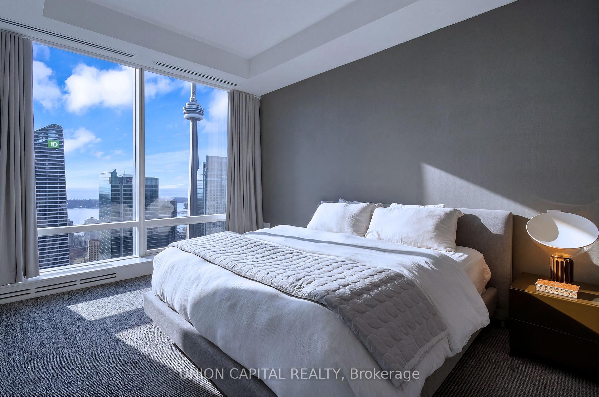 180 University Avenue 5508, Toronto Unit: 5508