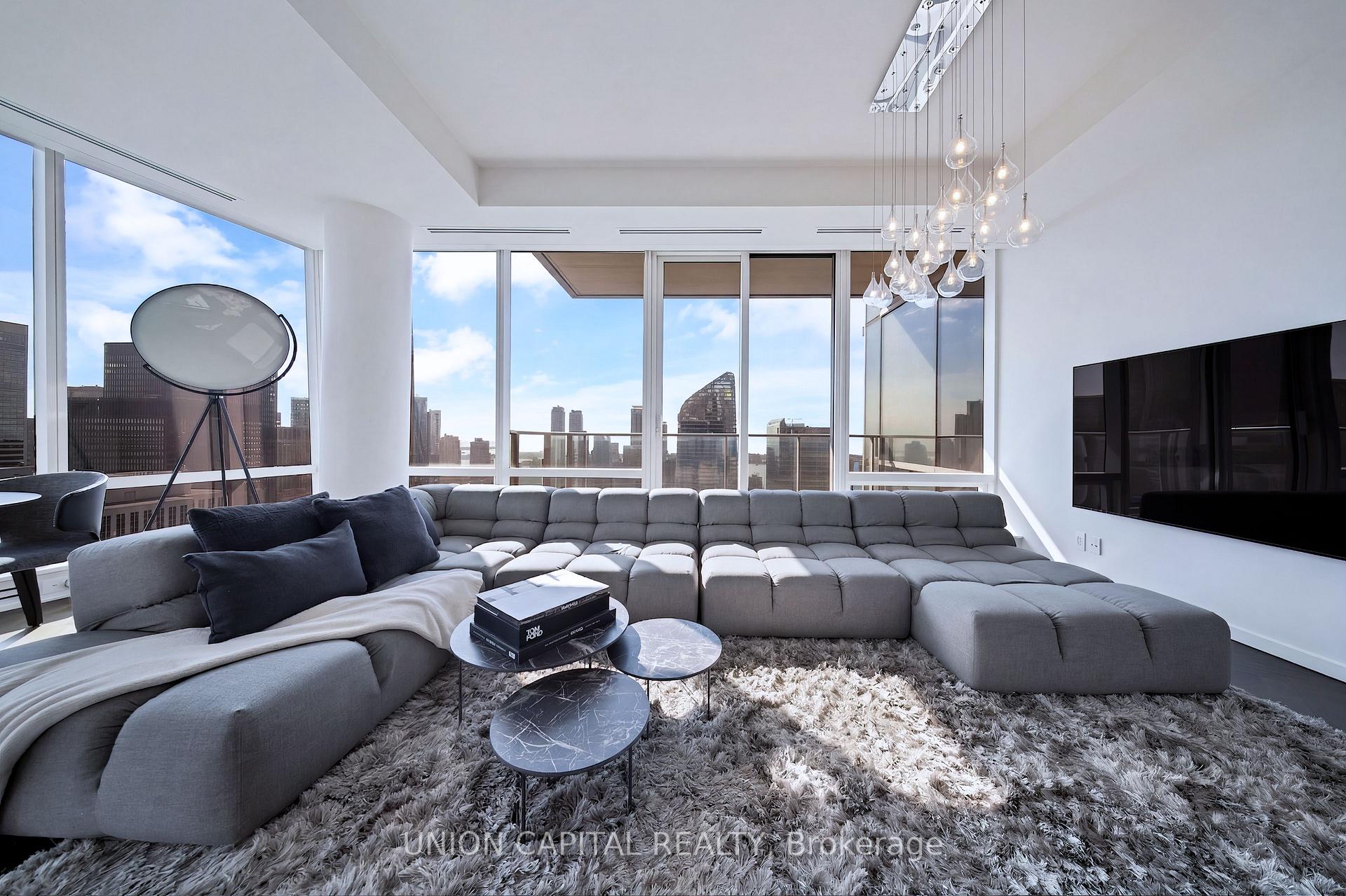 180 University Avenue 5508, Toronto Unit: 5508