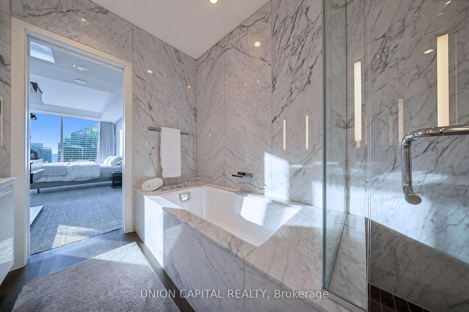 180 University Avenue 5508, Toronto Unit: 5508