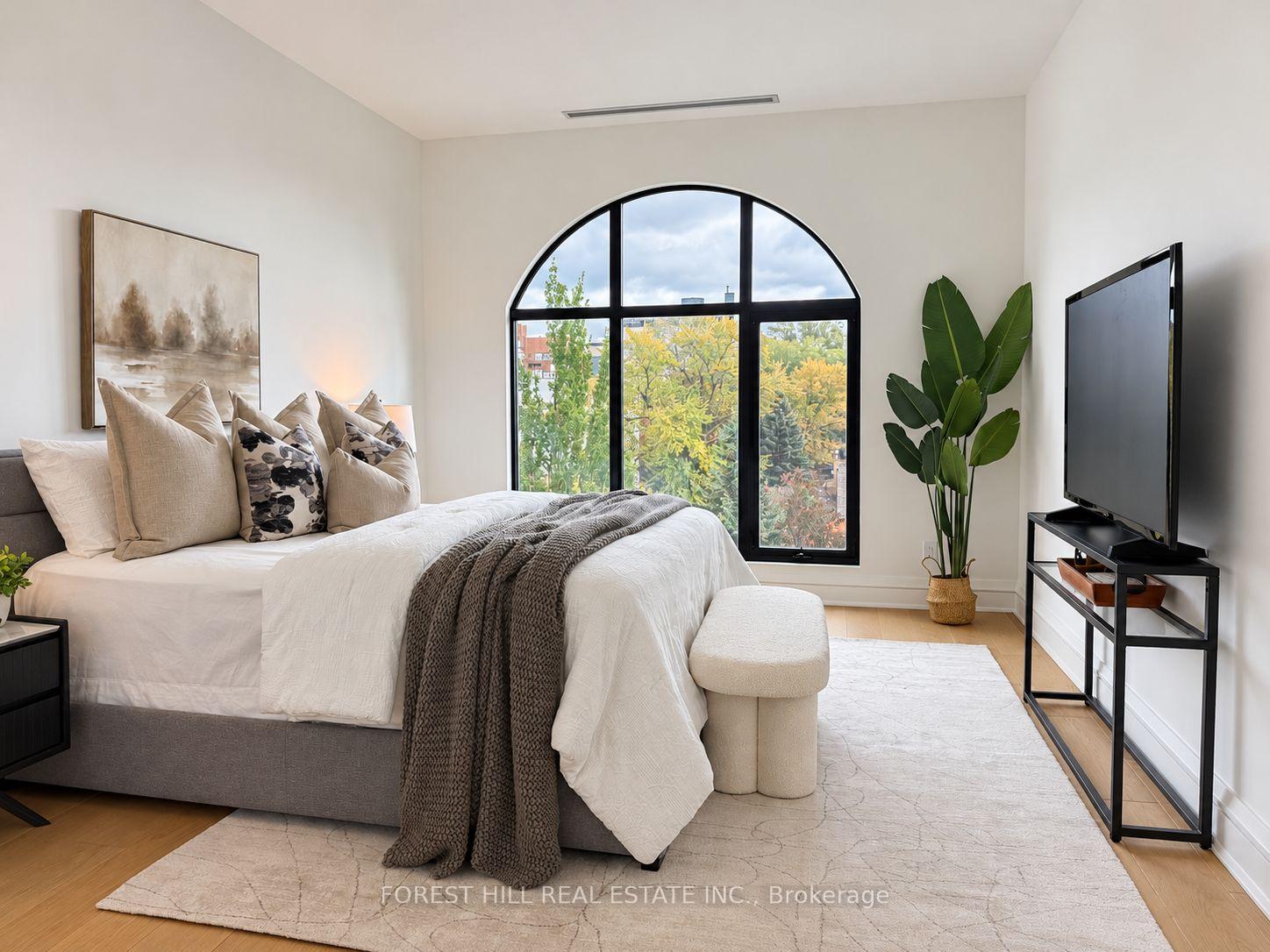 2010 Bathurst Street 6A, Toronto Unit: 6A