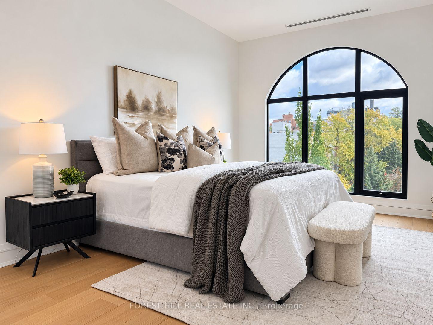 2010 Bathurst Street 6A, Toronto Unit: 6A