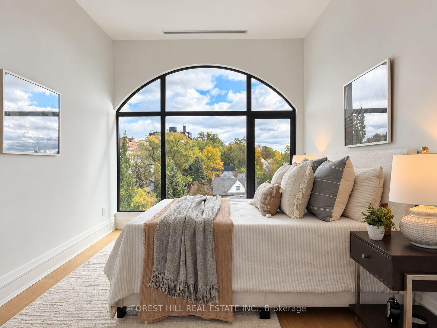 2010 Bathurst Street 6A, Toronto Unit: 6A