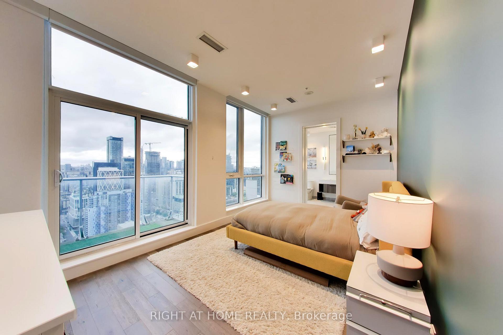 30 Nelson Street PH102, Toronto Unit: PH102