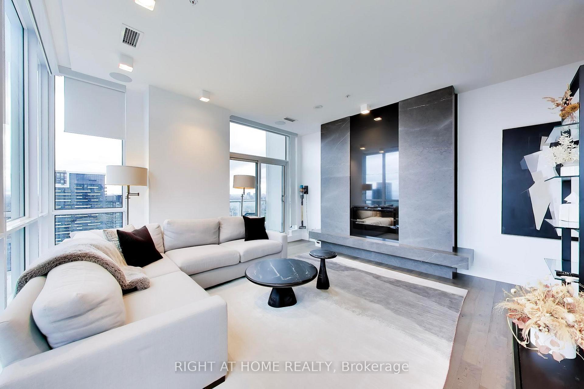 30 Nelson Street PH102, Toronto Unit: PH102