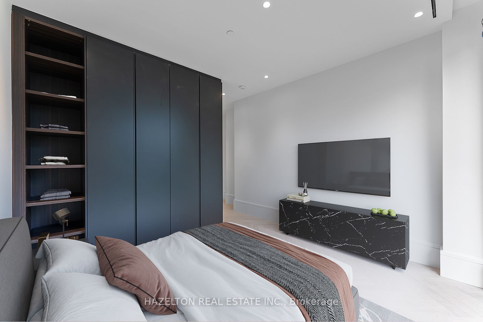 7 Dale Ave Unit: 104