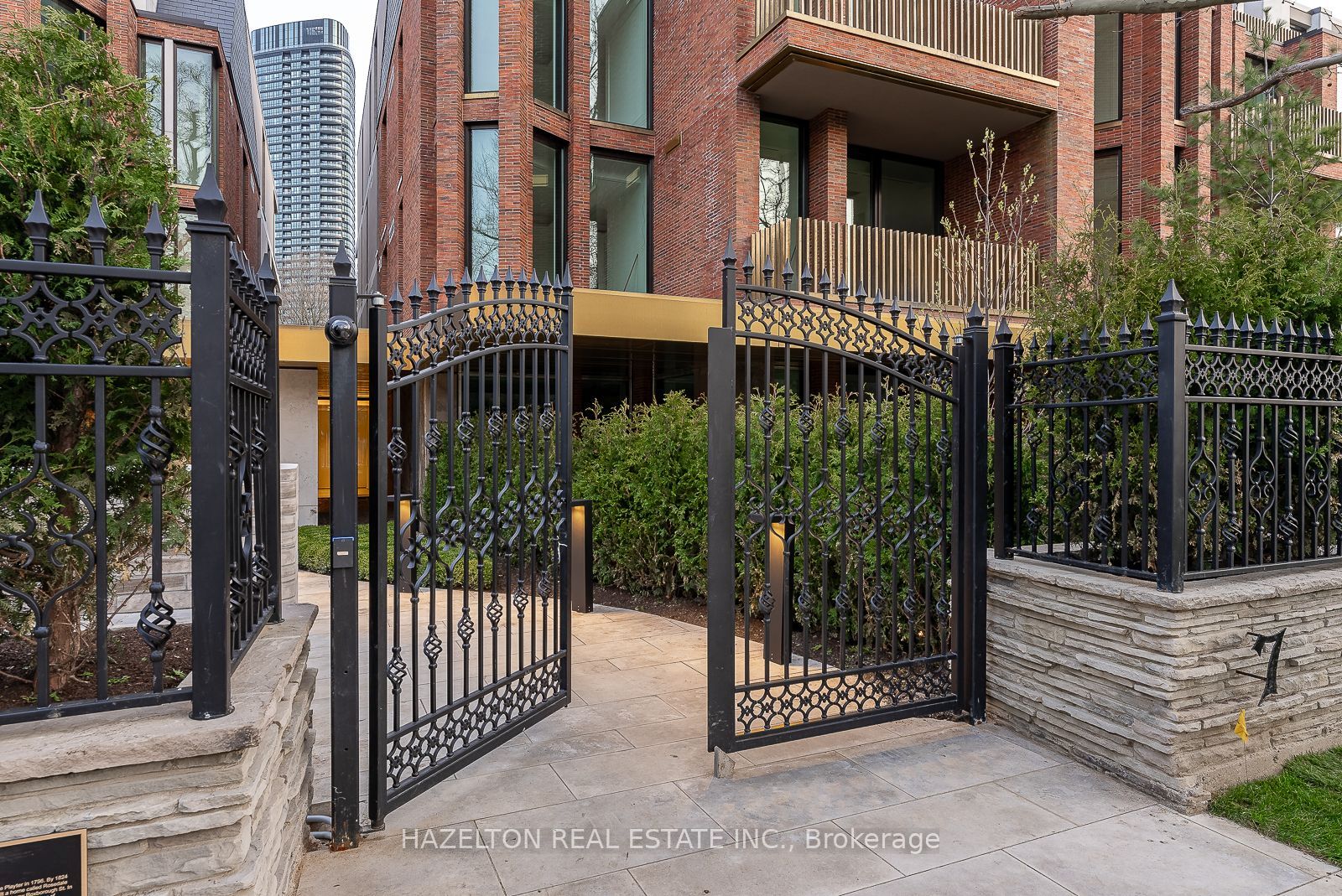 7 Dale Ave Unit: 104