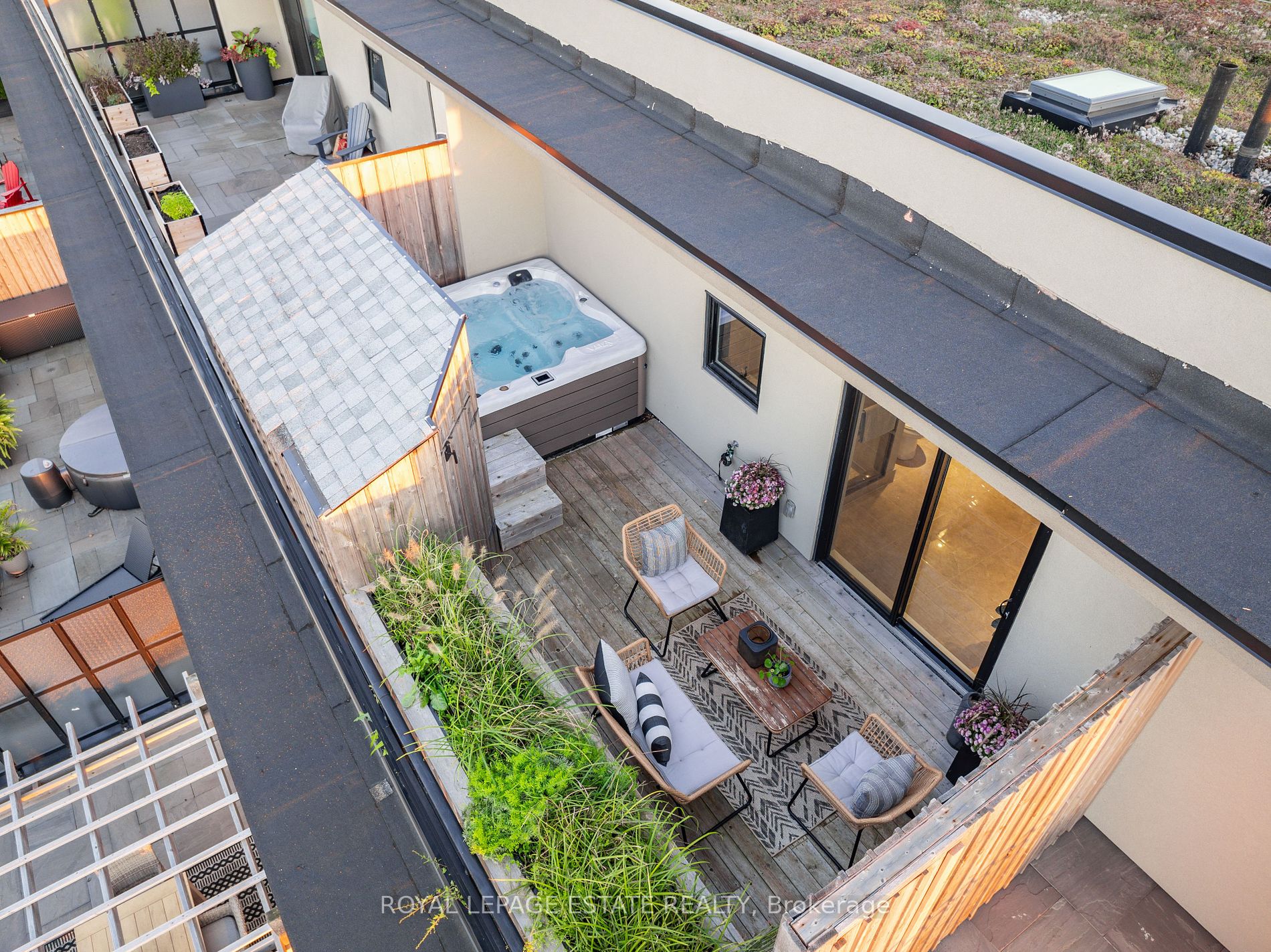 365 Beech Ave Unit: PH 1