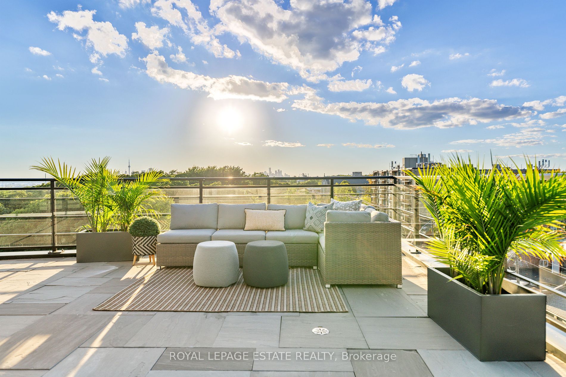 365 Beech Ave Unit: PH 1