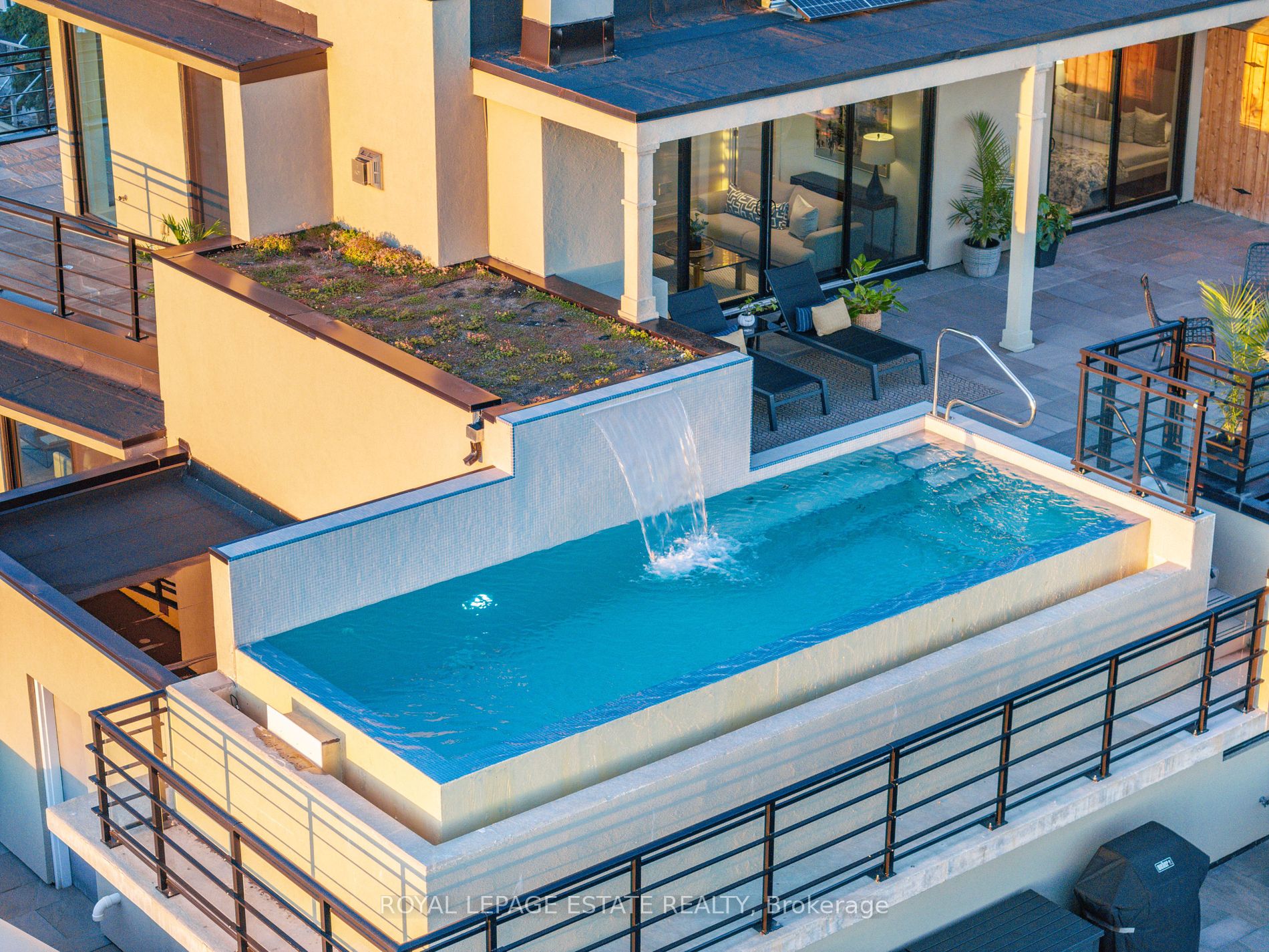 365 Beech Ave Unit: PH 1